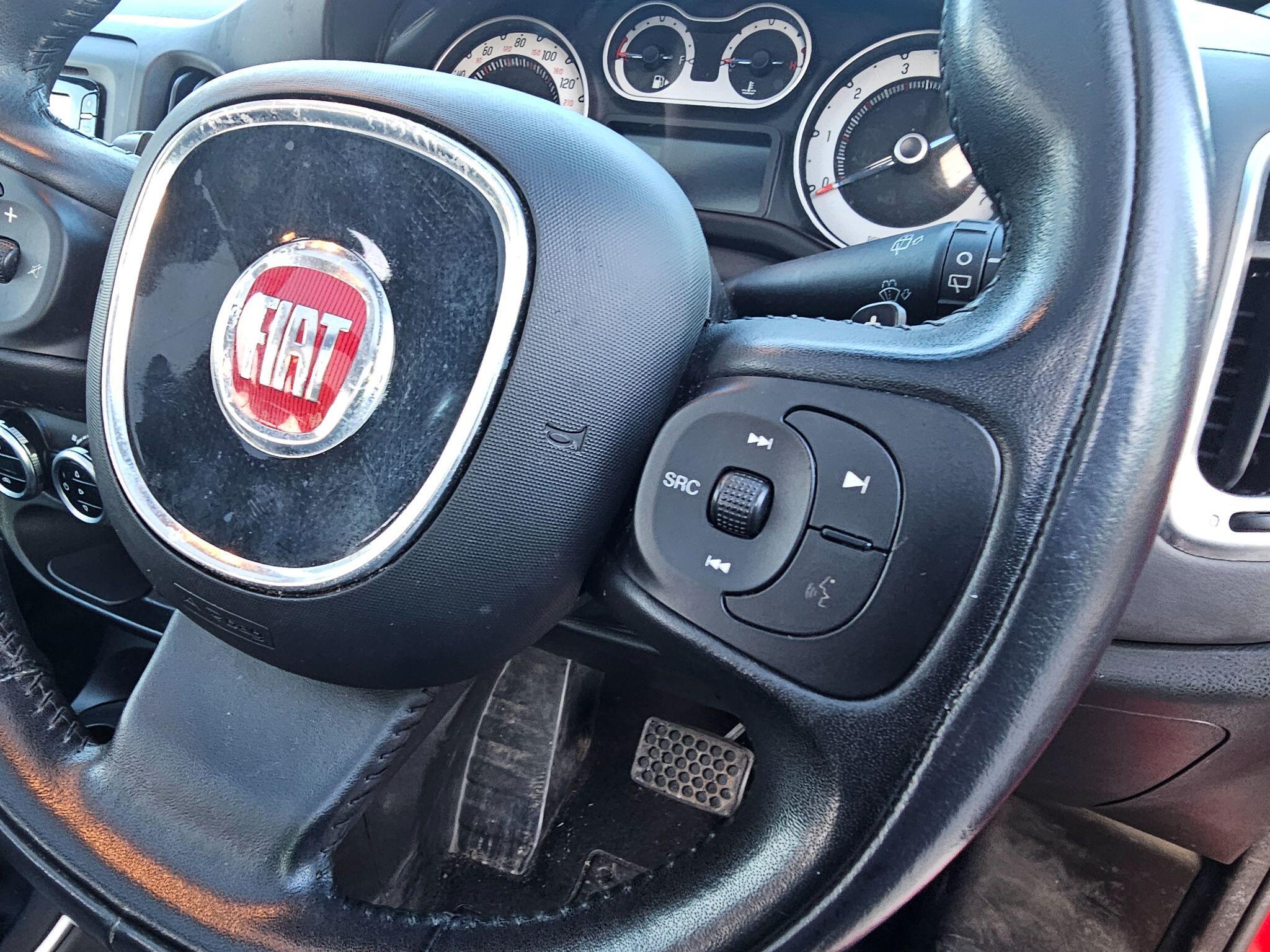 Fiat 500L - Image 24
