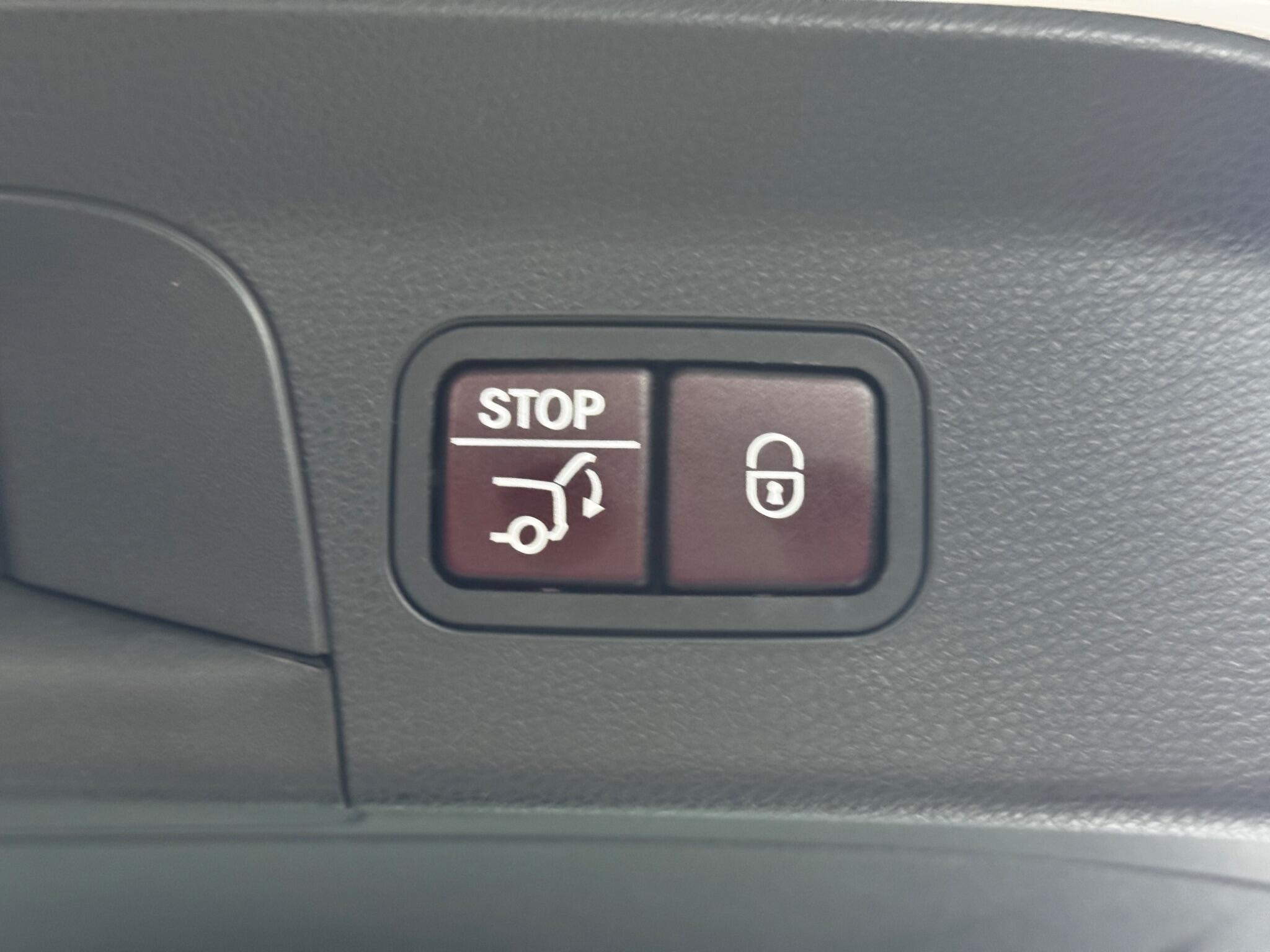 Mercedes GLC - Image 39