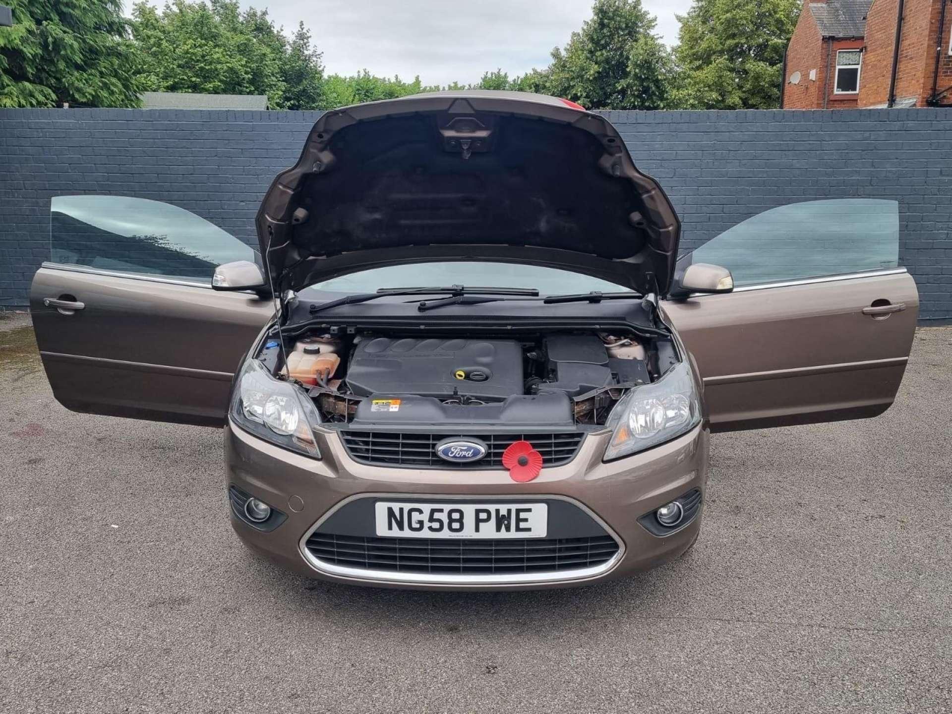 Ford Focus - Image 11