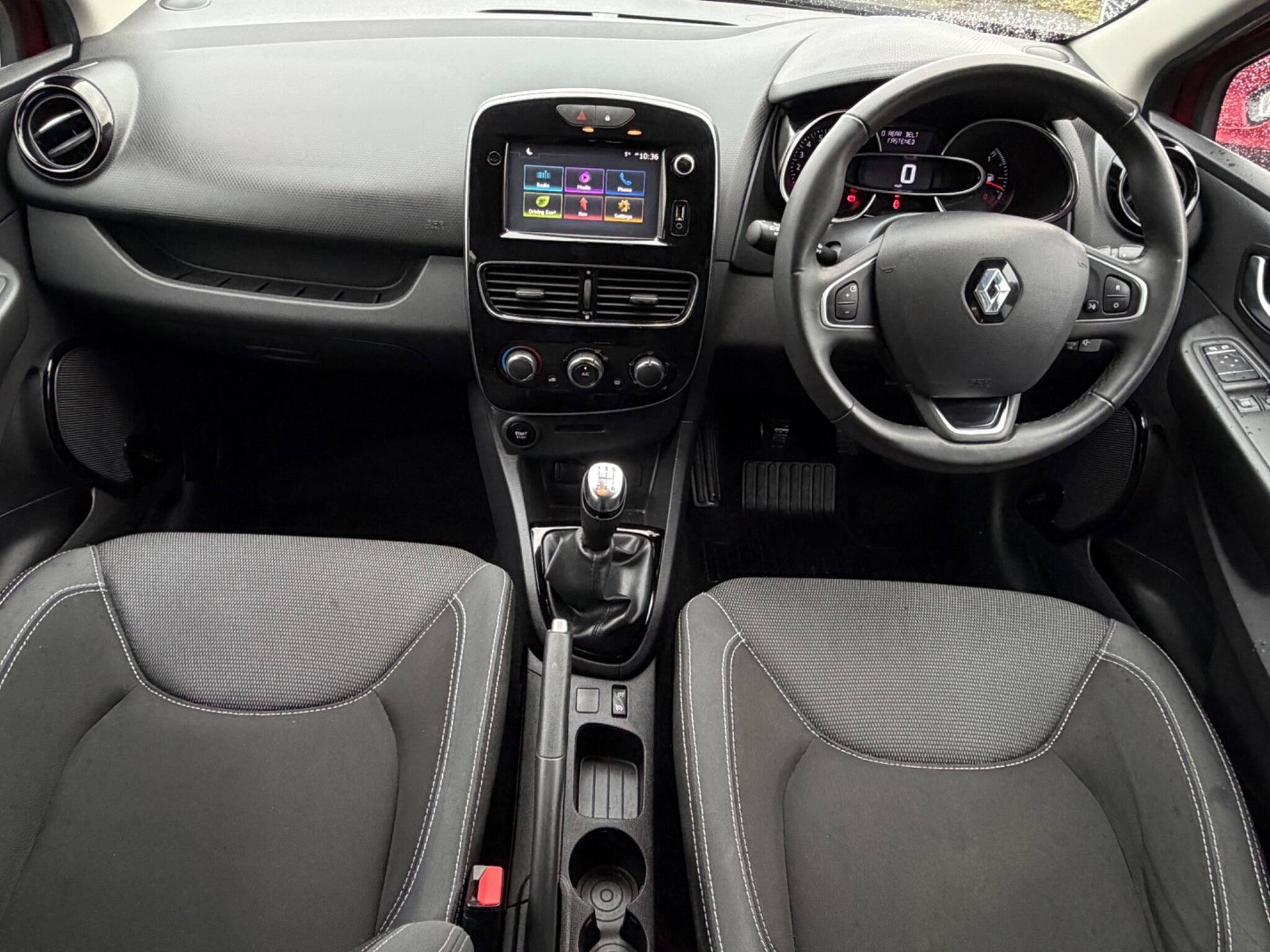 Renault Clio - Image 9