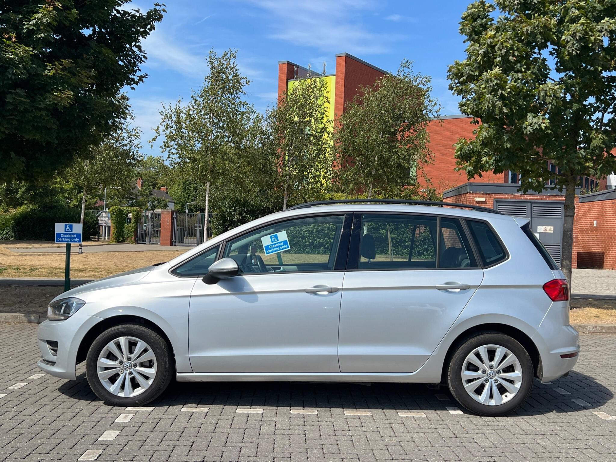 Volkswagen GOLF SV - Image 3