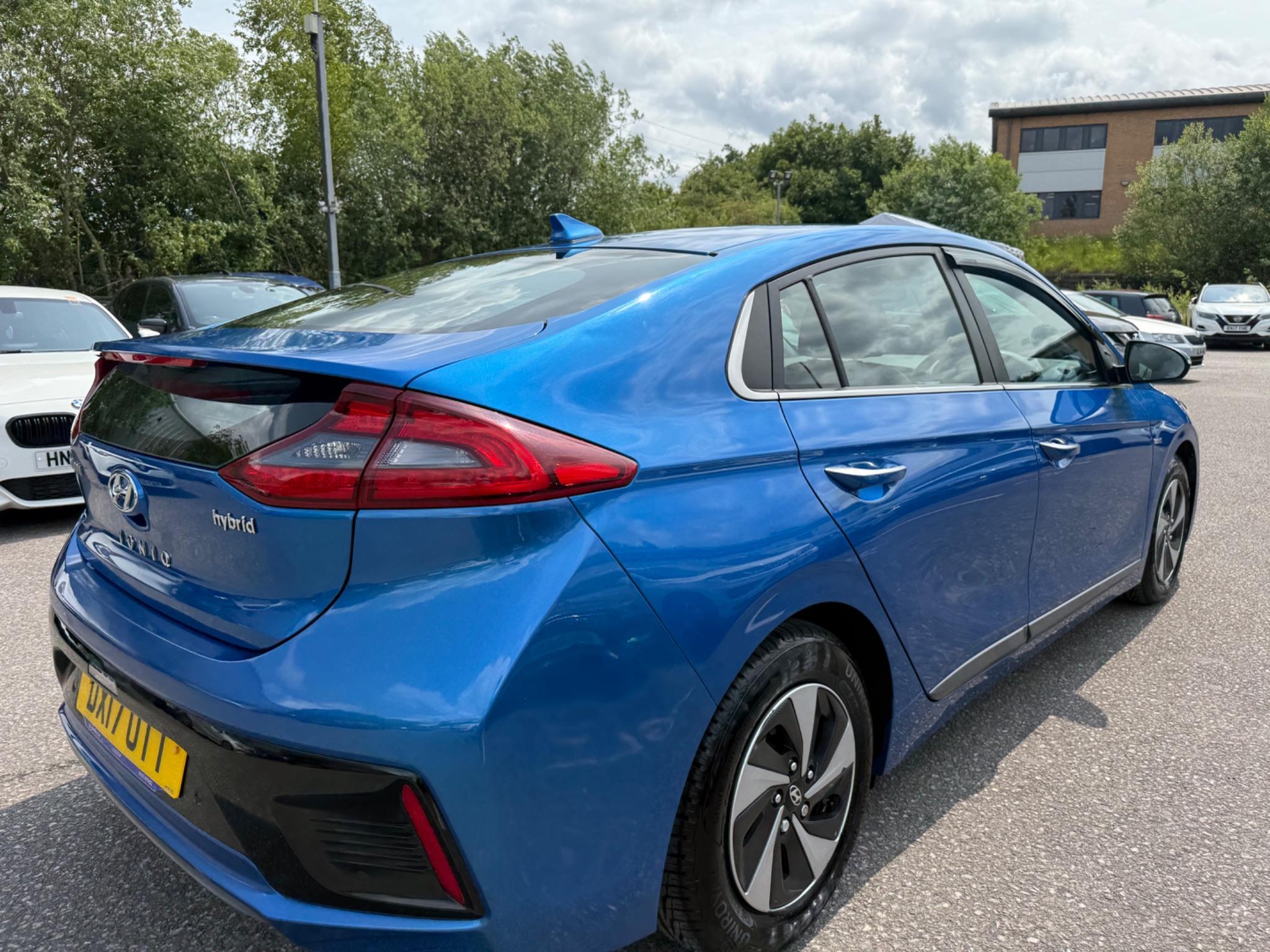 Hyundai Ioniq - Image 13