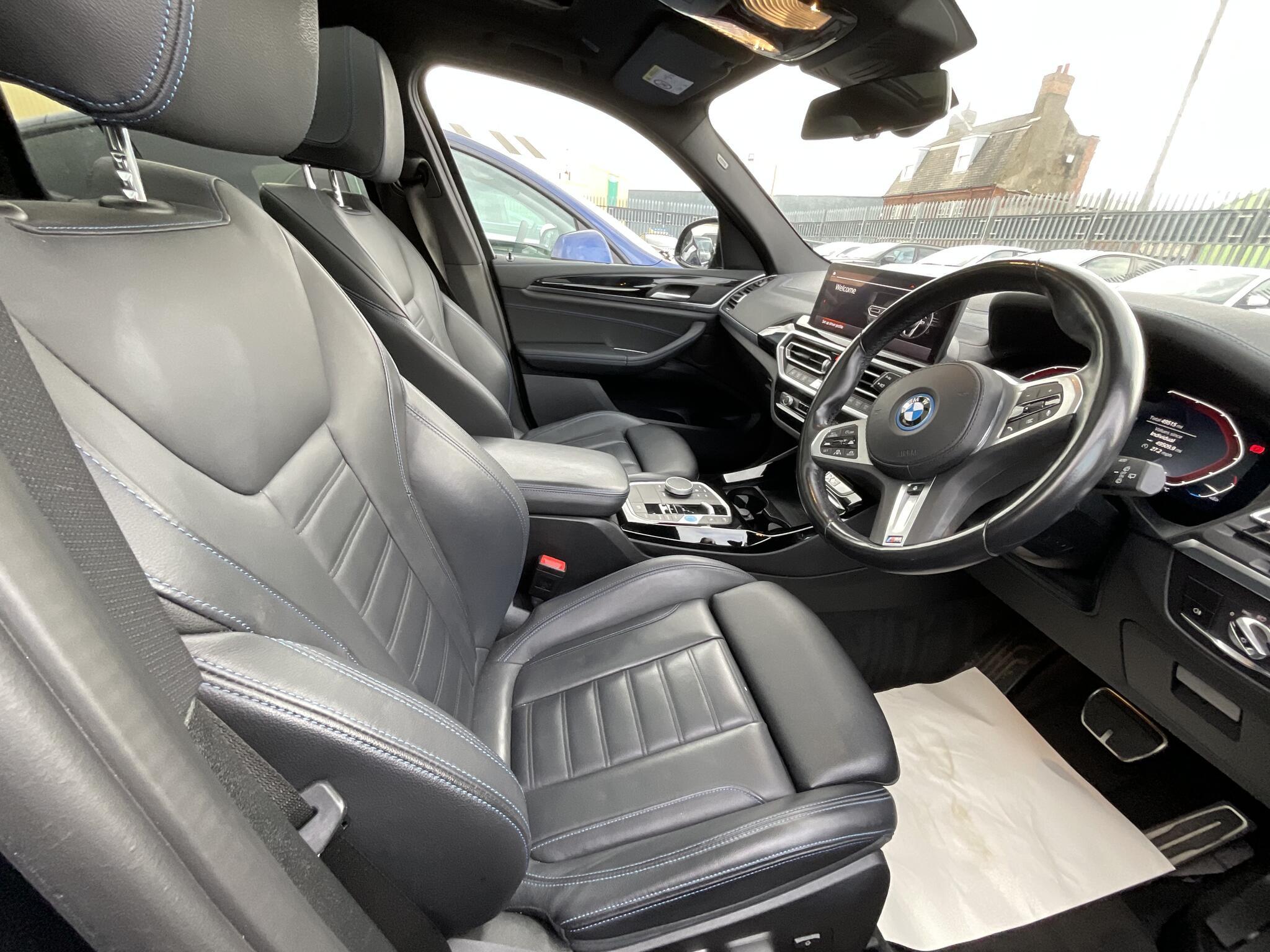 BMW iX3 - Image 9