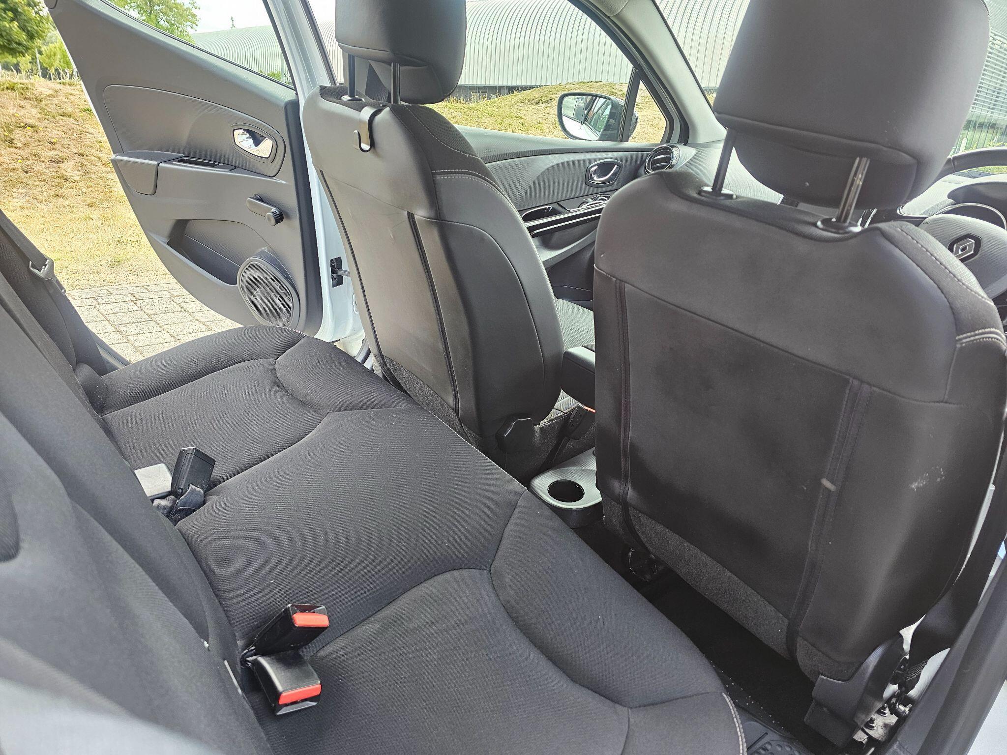 Renault Clio - Image 16