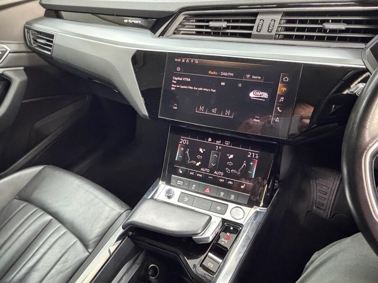 Audi E-Tron - Image 30