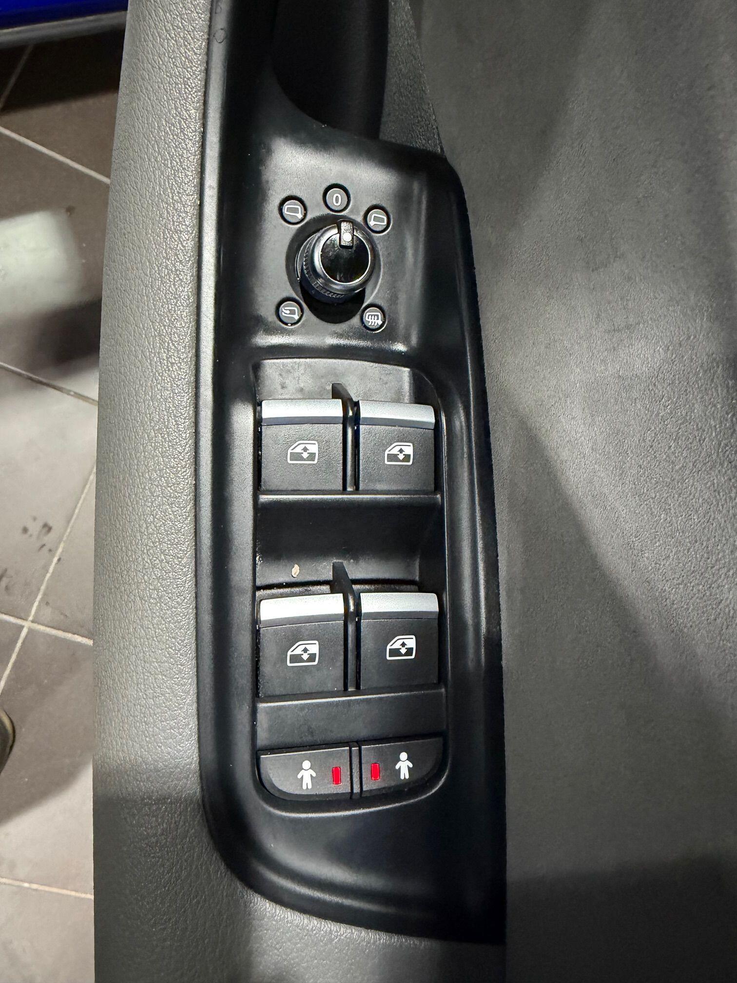 Audi SQ7 - Image 16