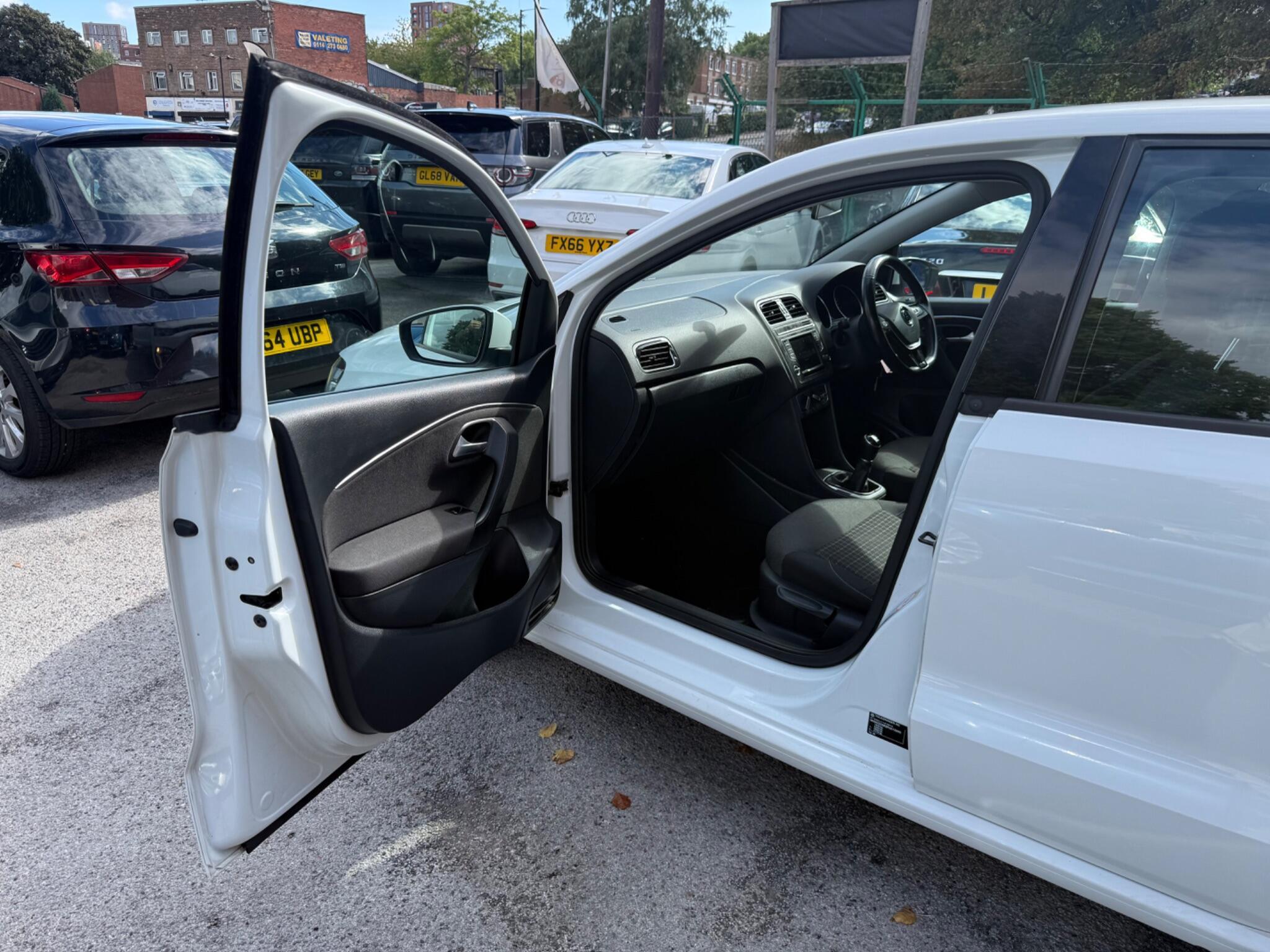 Volkswagen Polo - Image 20