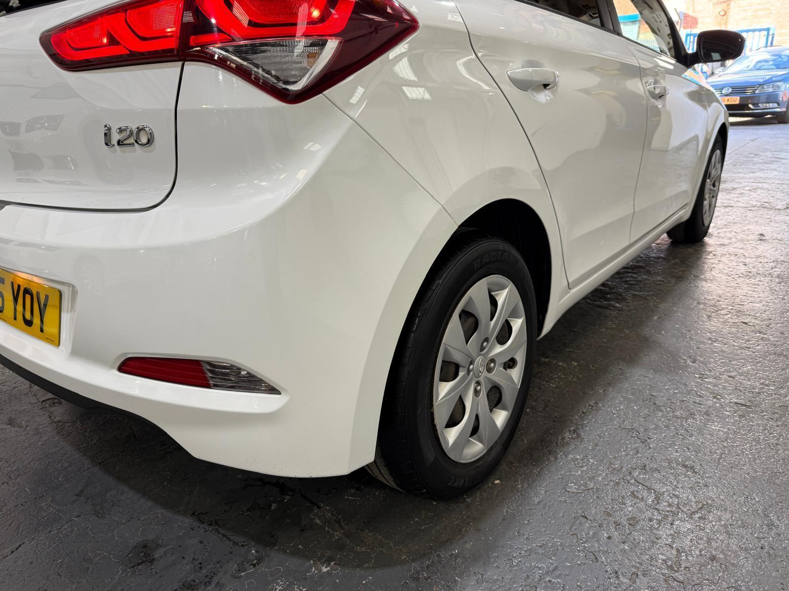 Hyundai i20 - Image 11