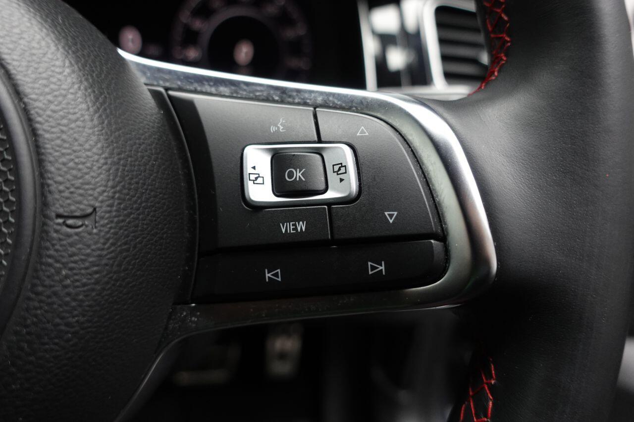 Volkswagen Golf - Image 39