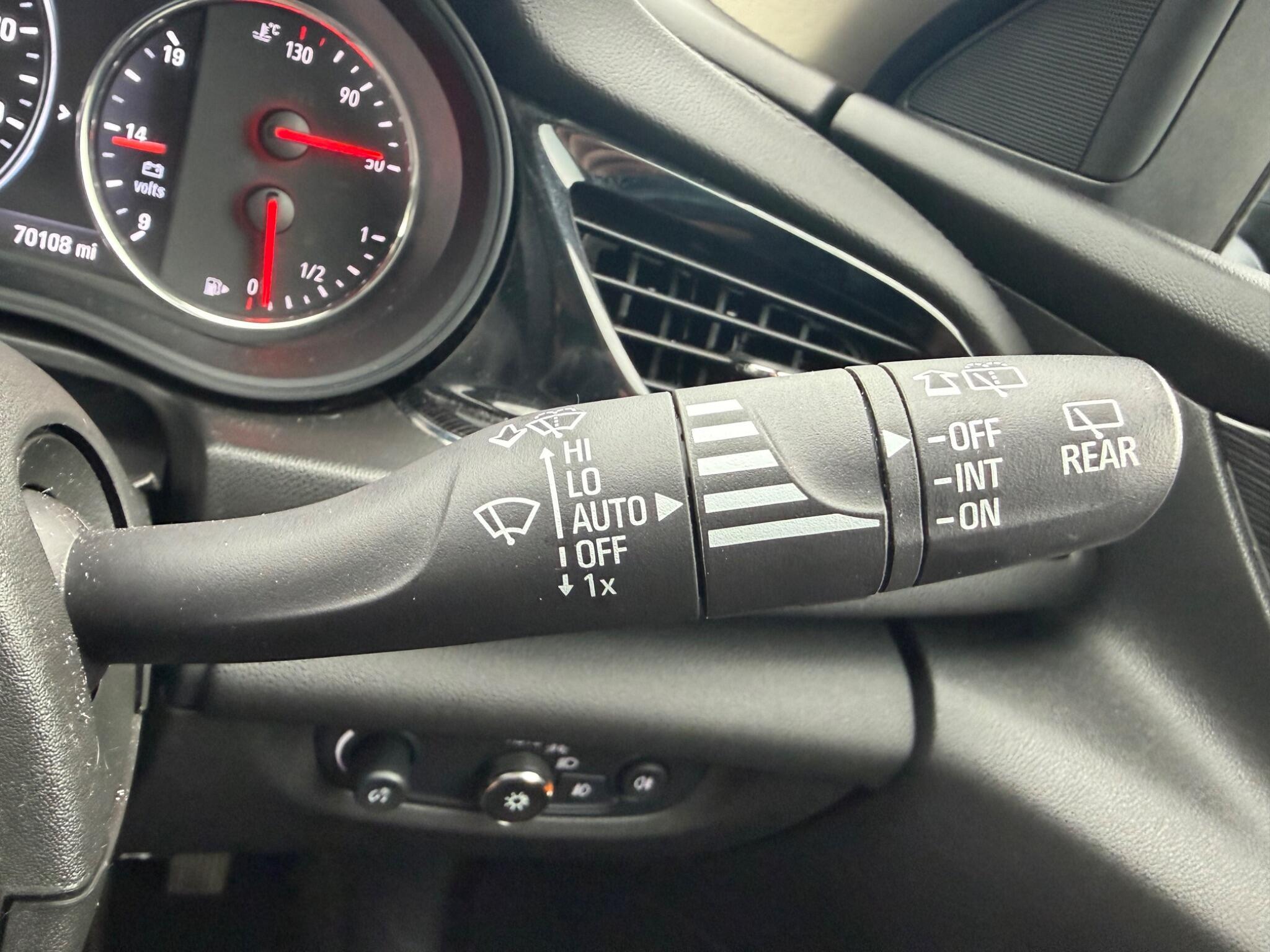 Vauxhall Insignia - Image 23