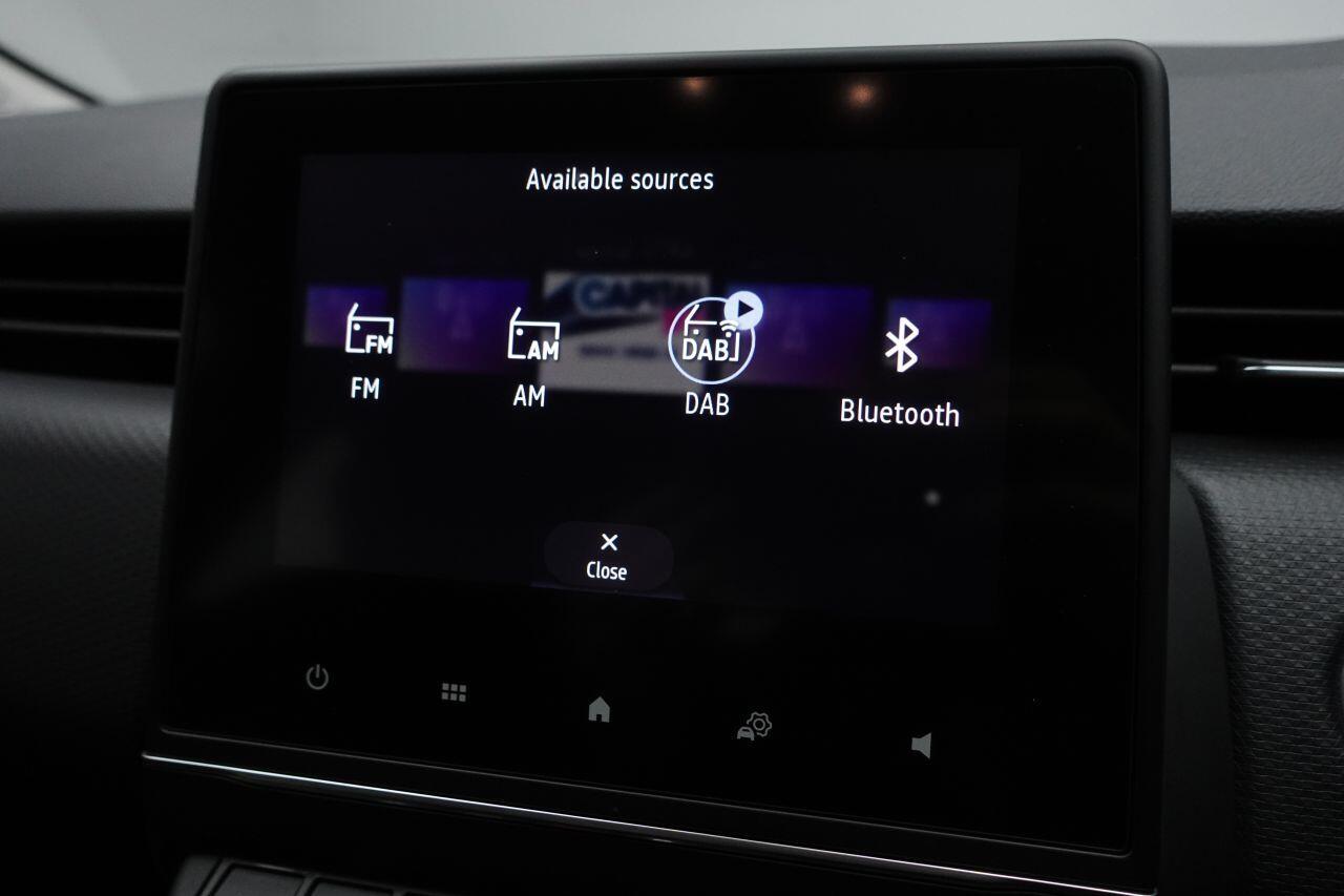 Renault Clio - Image 38