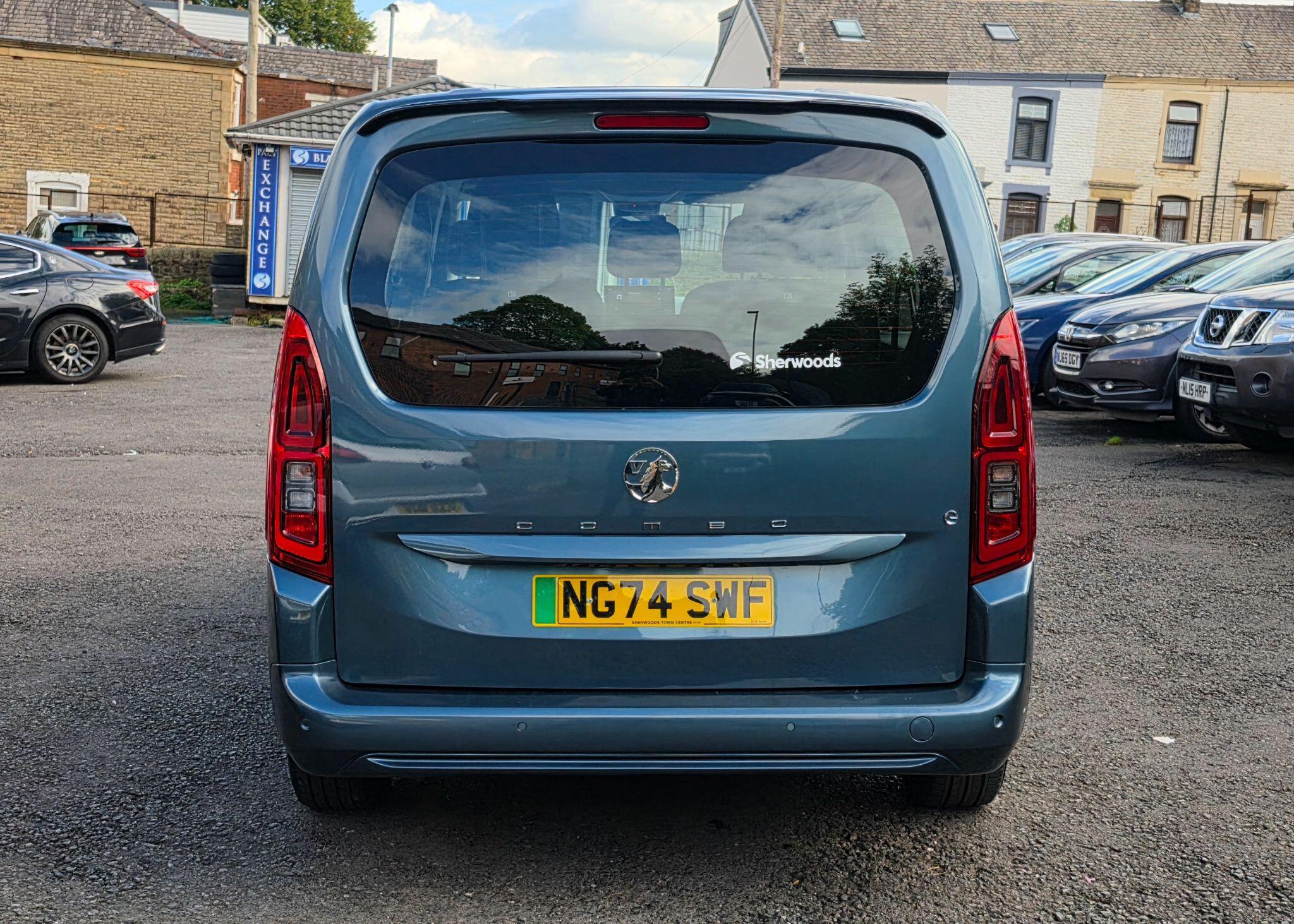 Vauxhall Combo Life Electric - Image 6