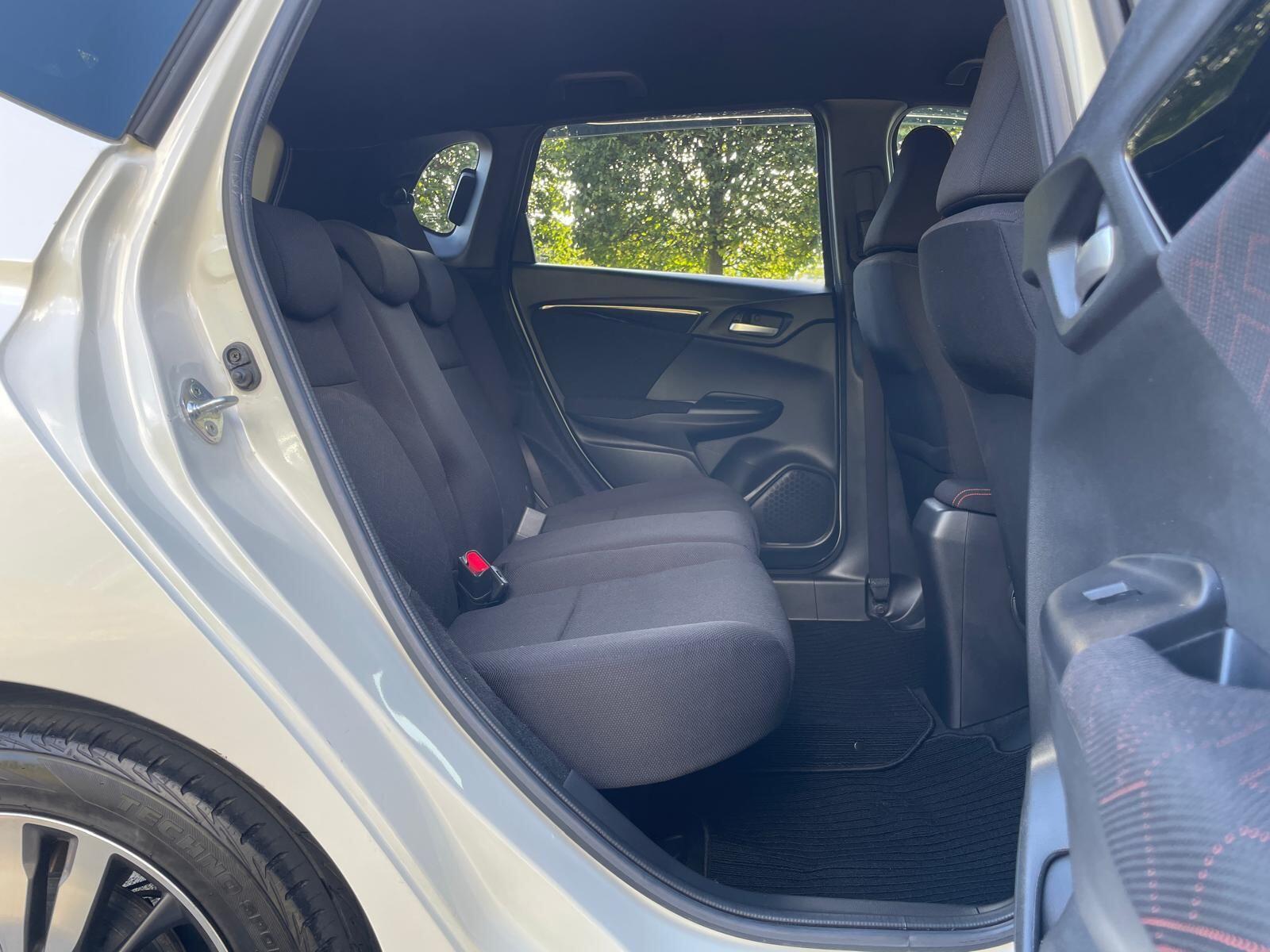 Honda FIT - Image 19