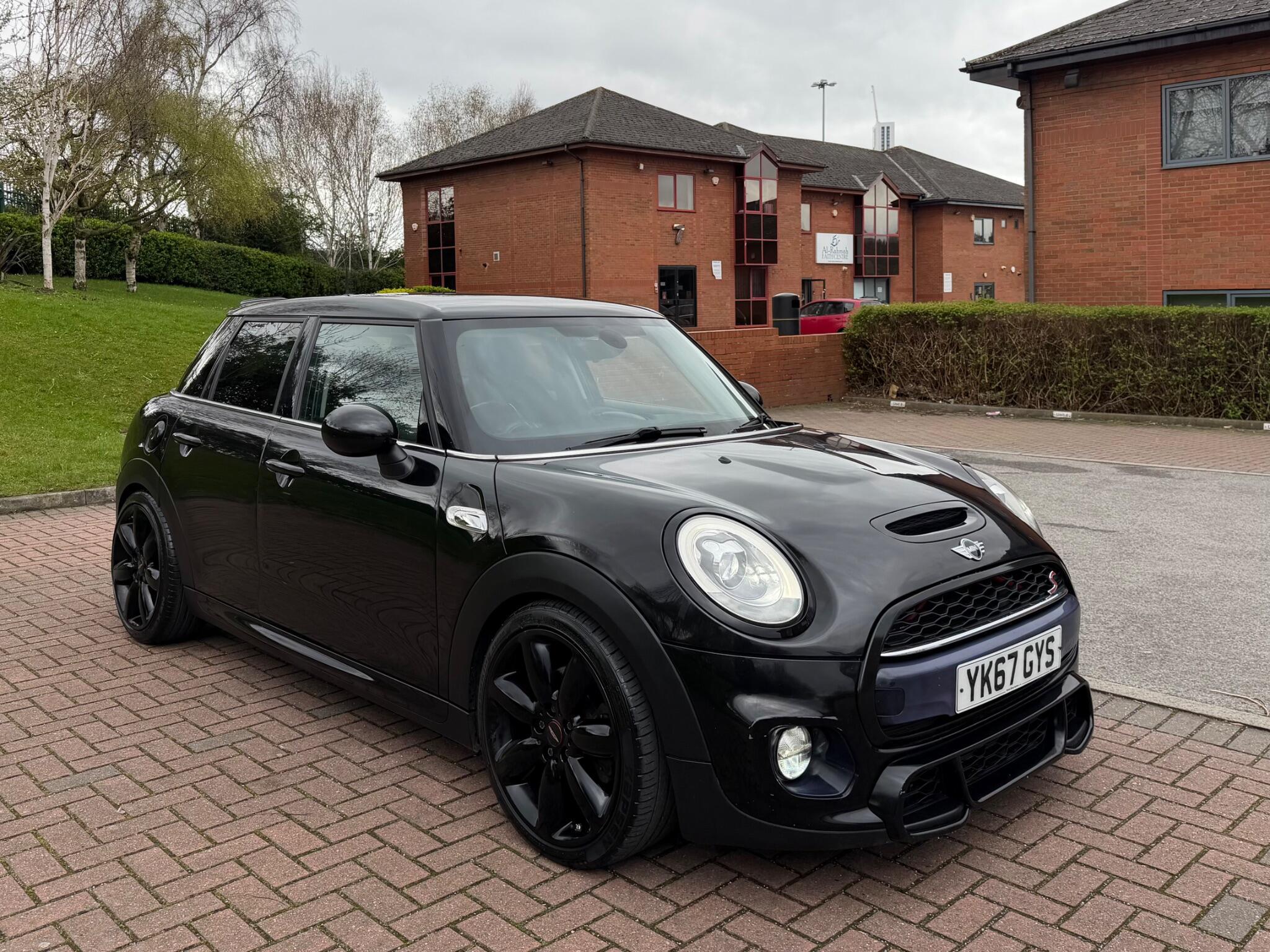 MINI Hatch - Image 2