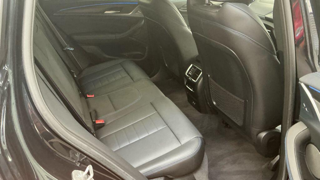 BMW iX3 - Image 9