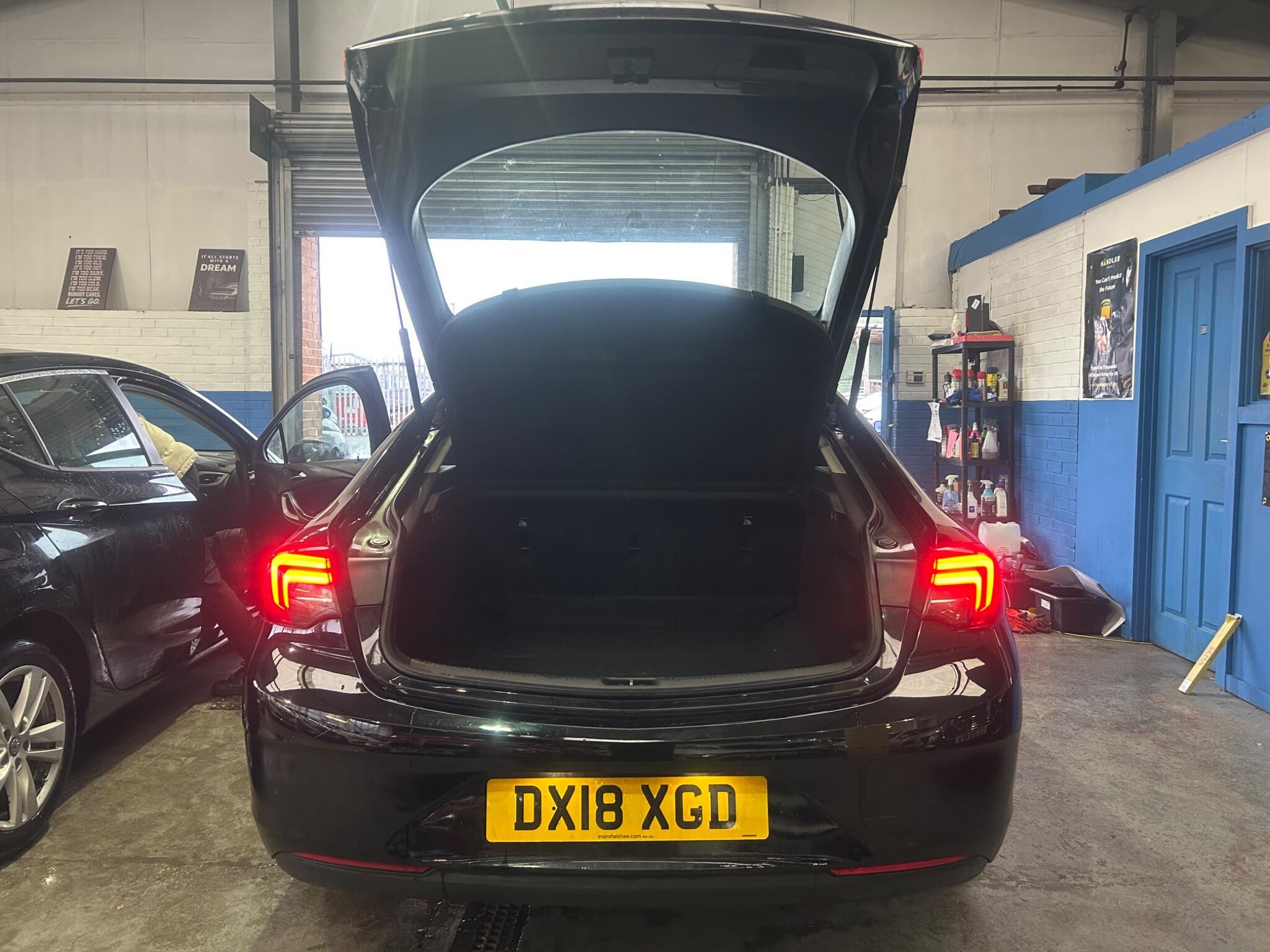 Vauxhall Insignia - Image 25