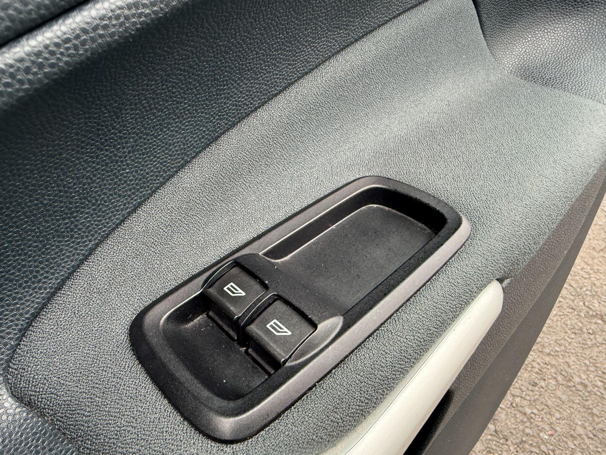 Ford Fiesta - Image 63