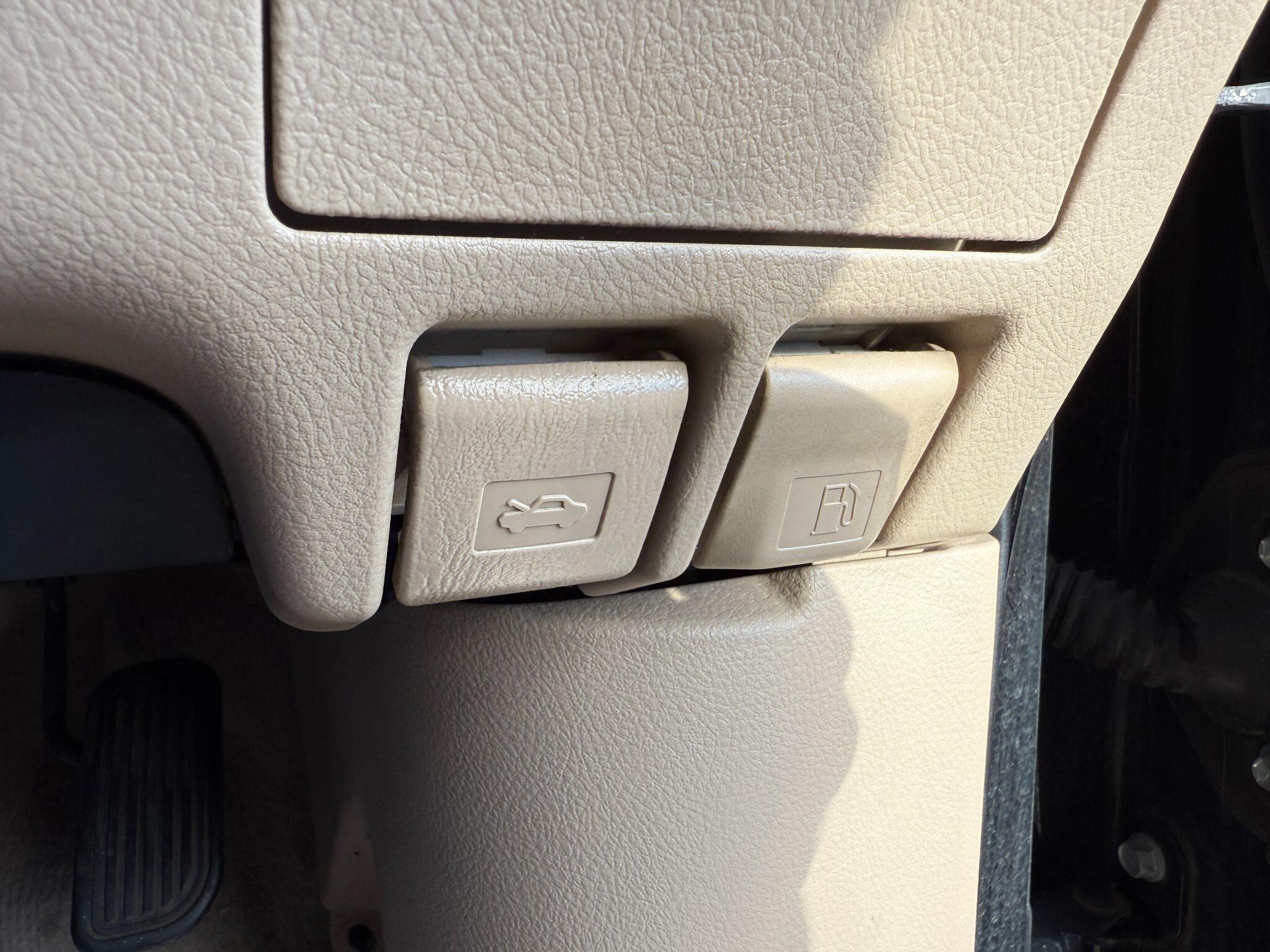 Toyota Alphard - Image 83