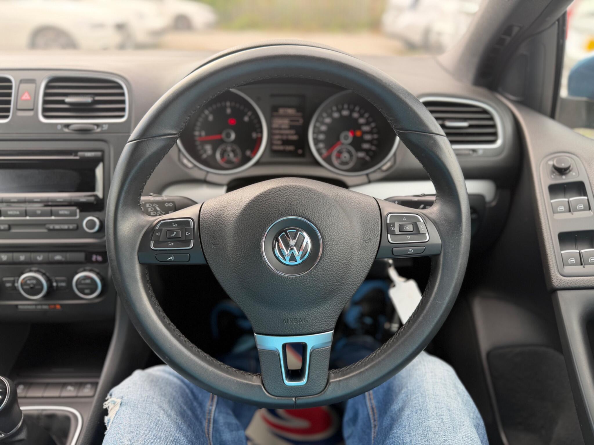 Volkswagen Golf - Image 24