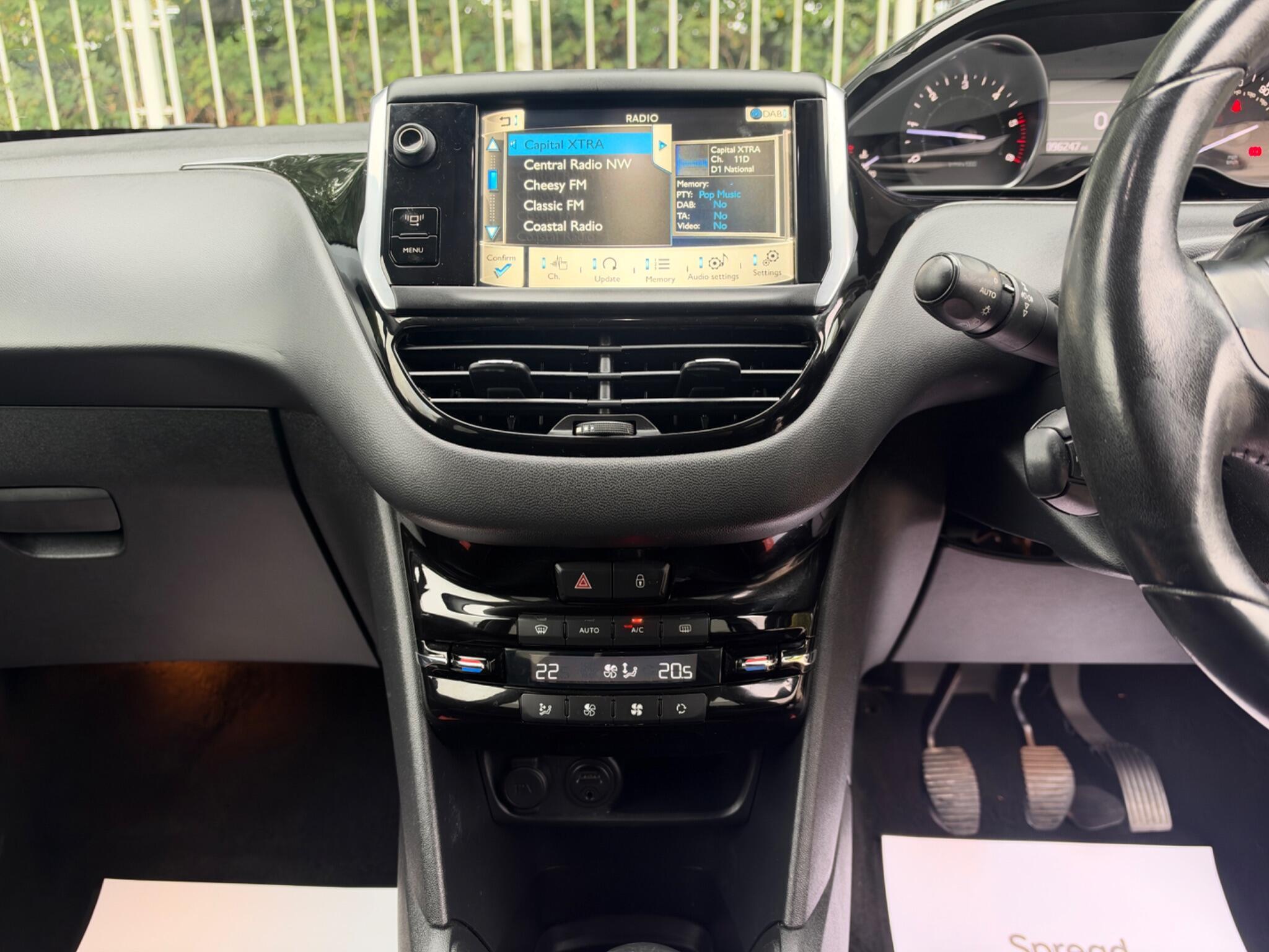 Peugeot 208 - Image 20