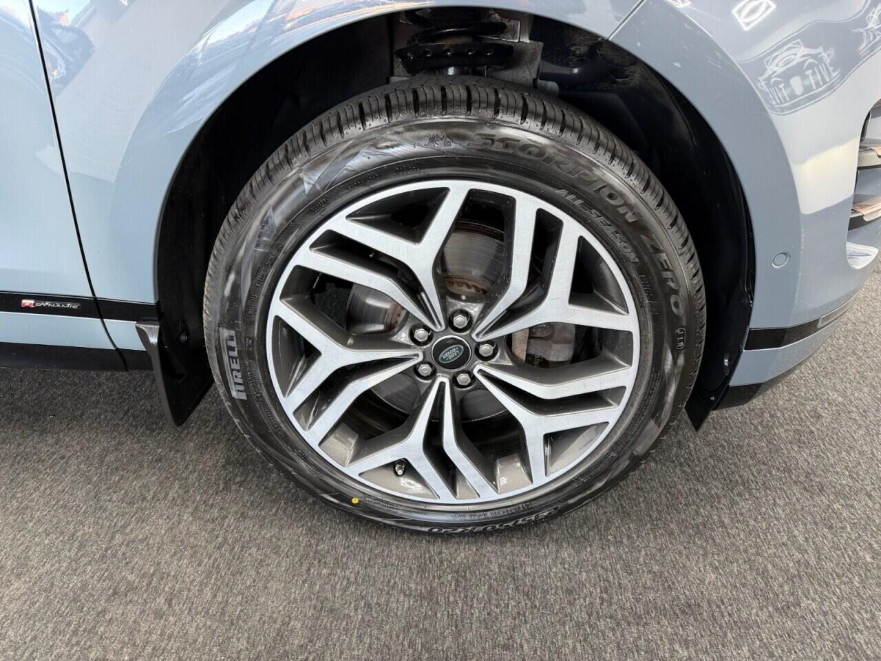 Land Rover Range Rover Evoque - Image 12