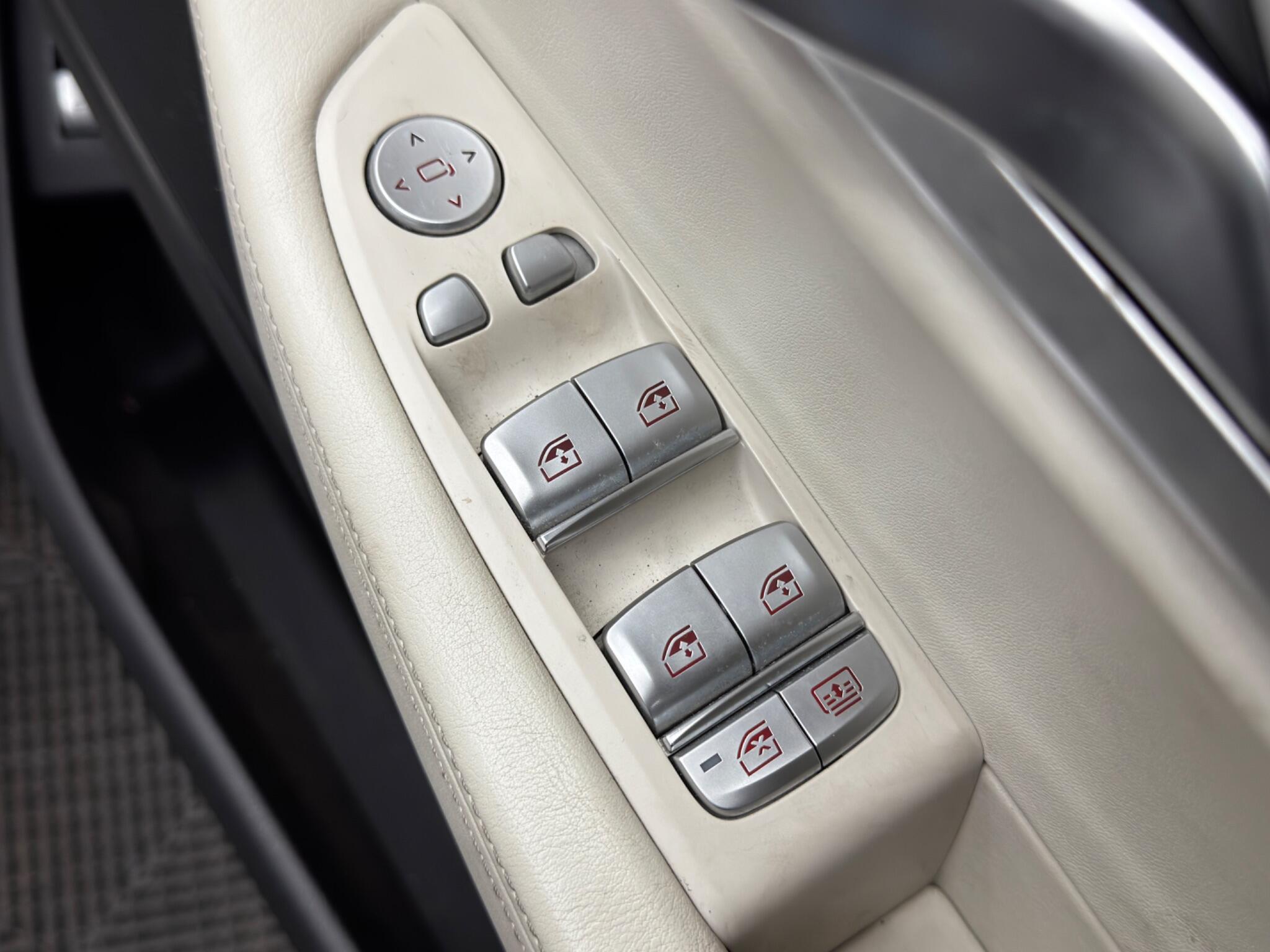 BMW 7 Series - Image 54