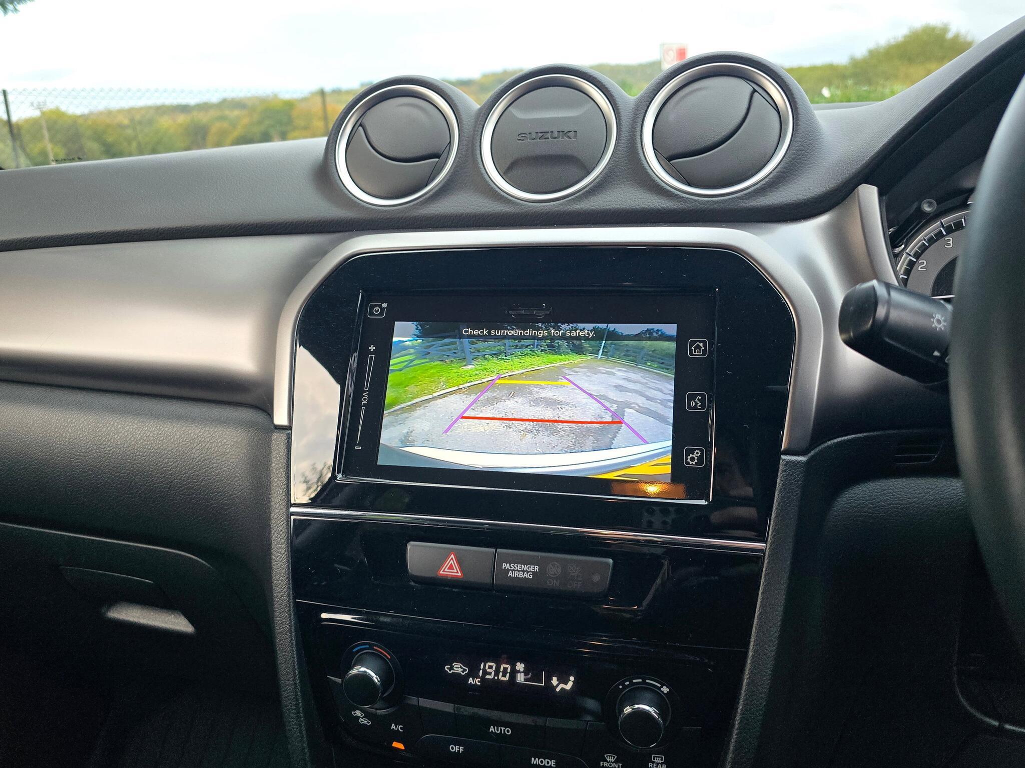Suzuki Vitara - Image 12