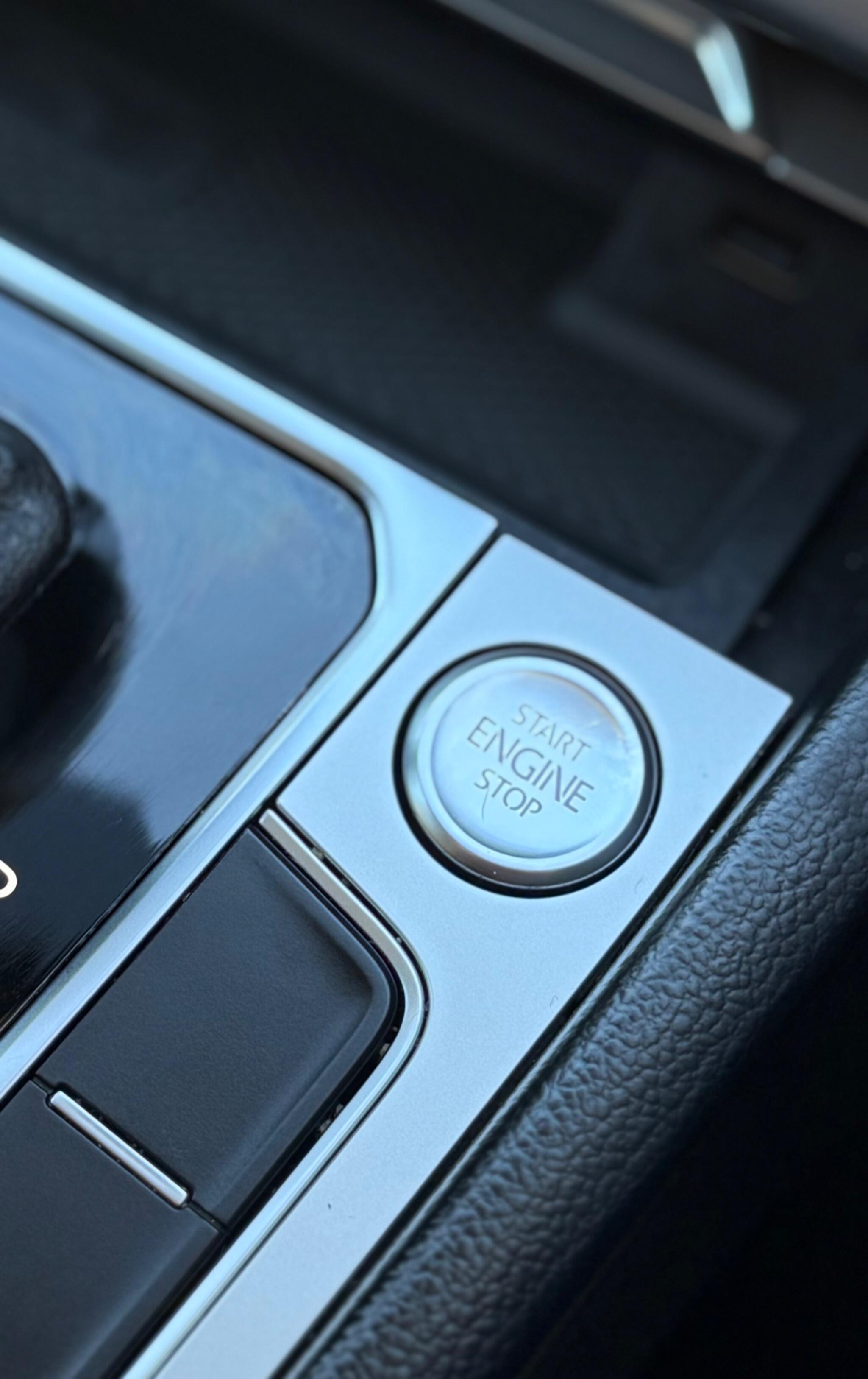 Volkswagen Passat - Image 41