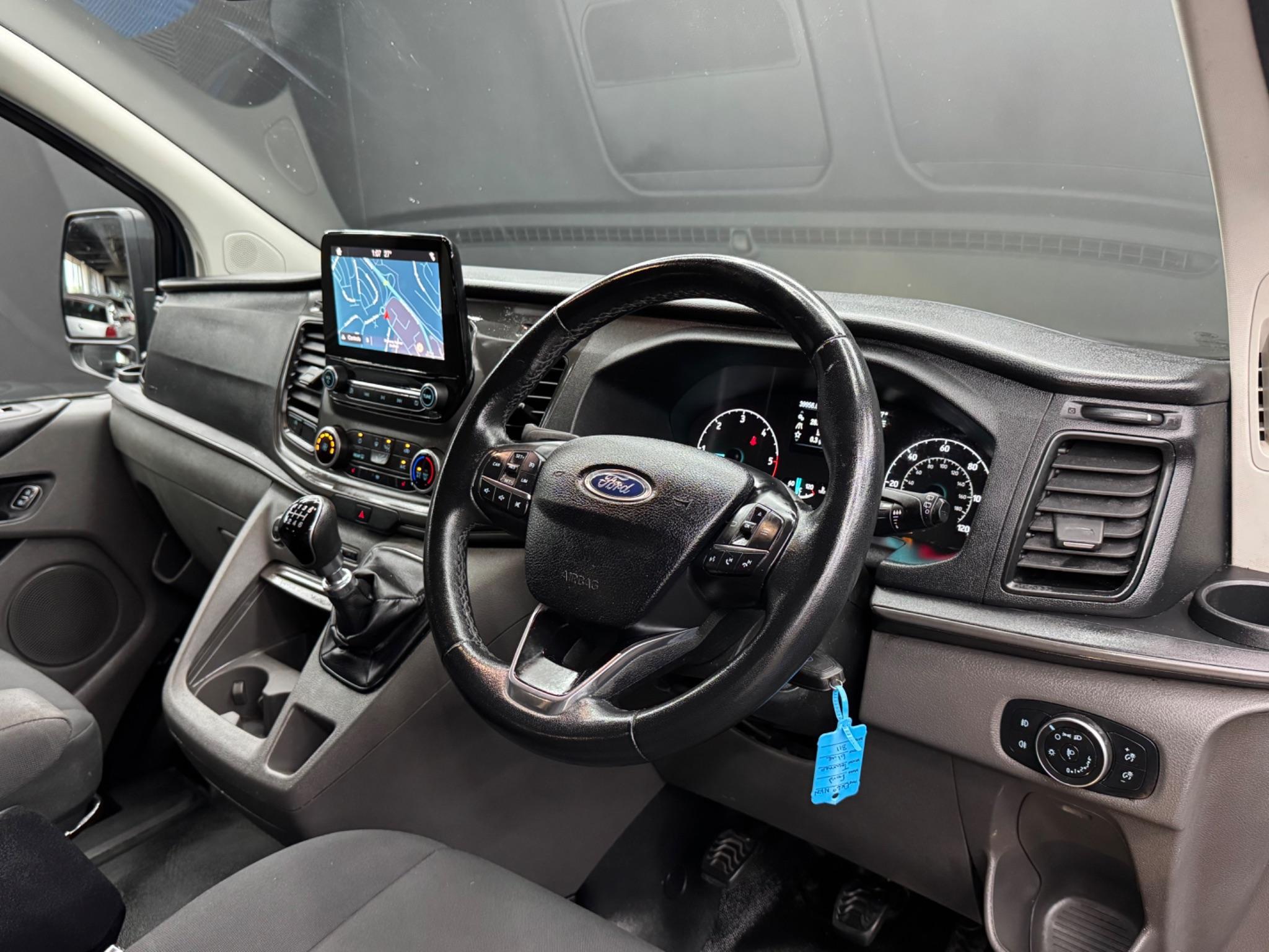 Ford TOURNEO CUSTOM - Image 9