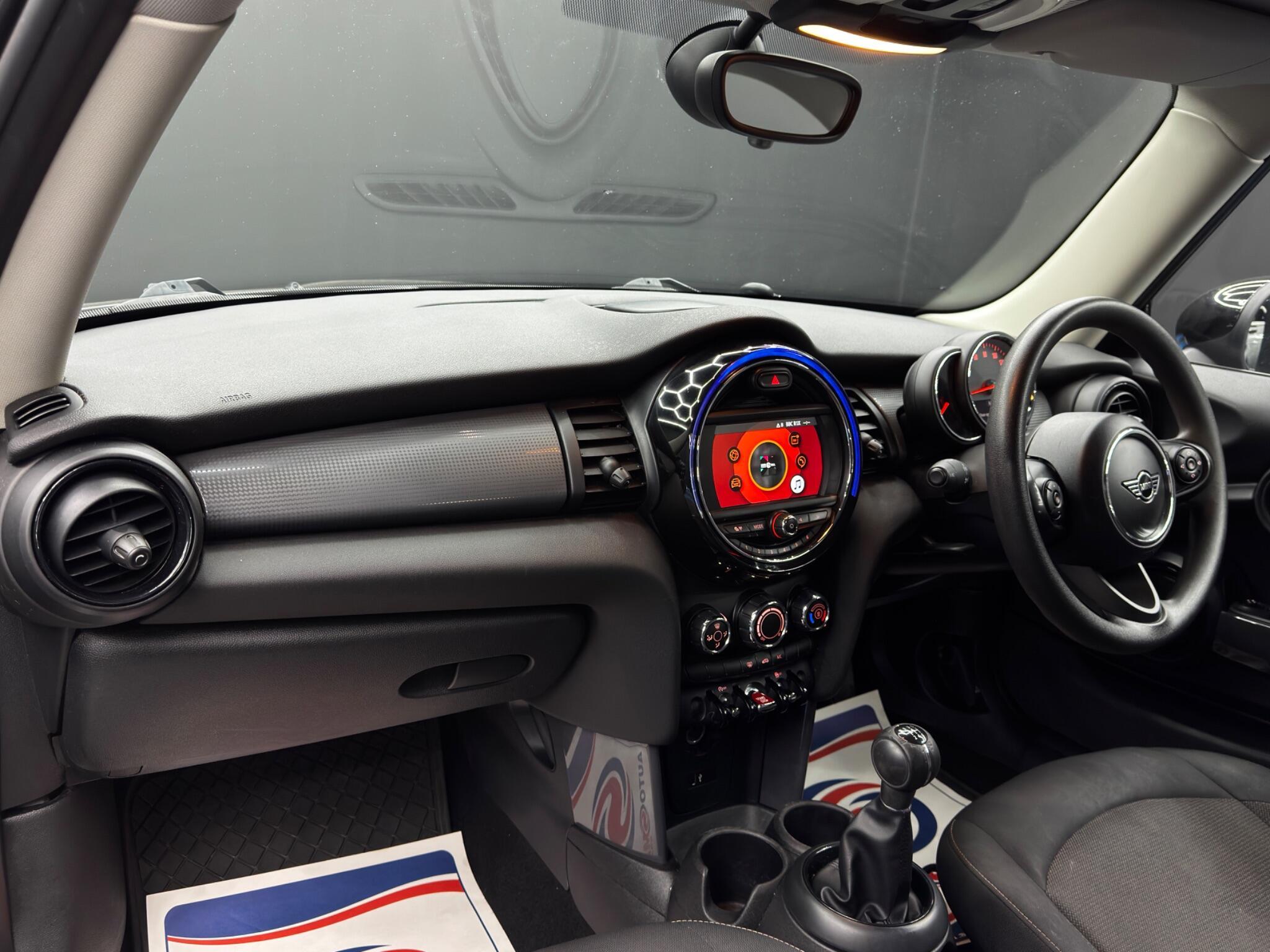 MINI Hatch - Image 11