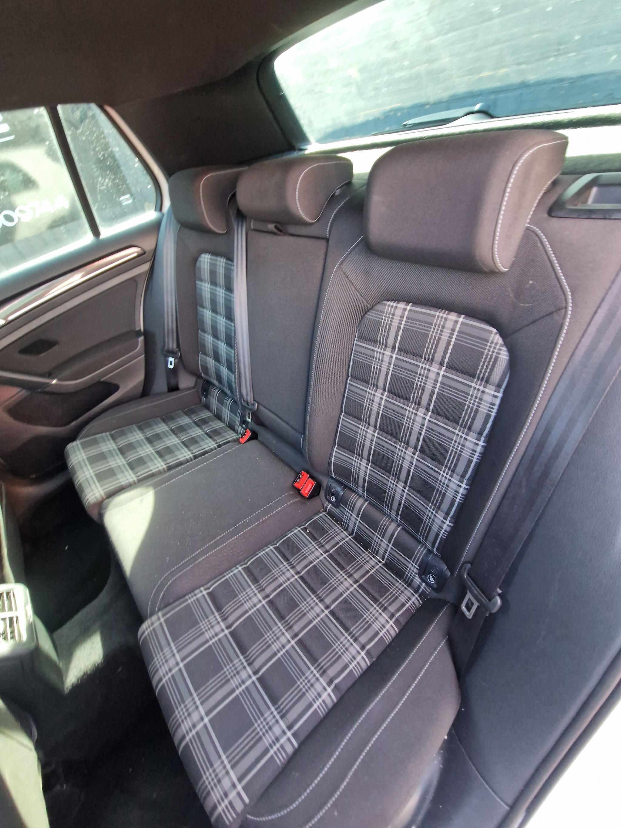 Volkswagen Golf - Image 50