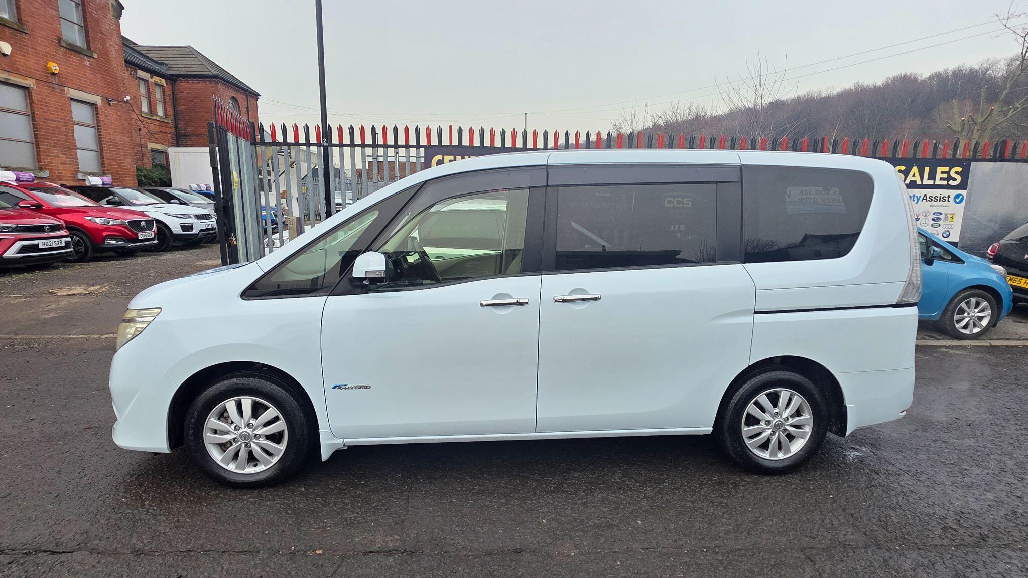 Nissan Serena - Image 14