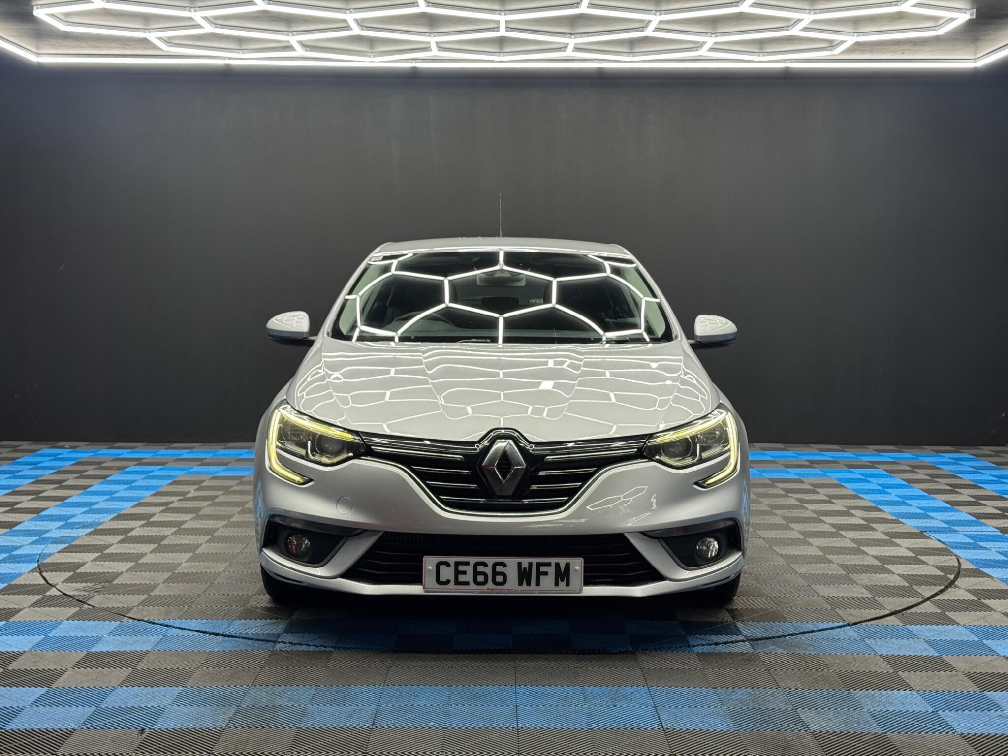 Renault Megane - Image 2