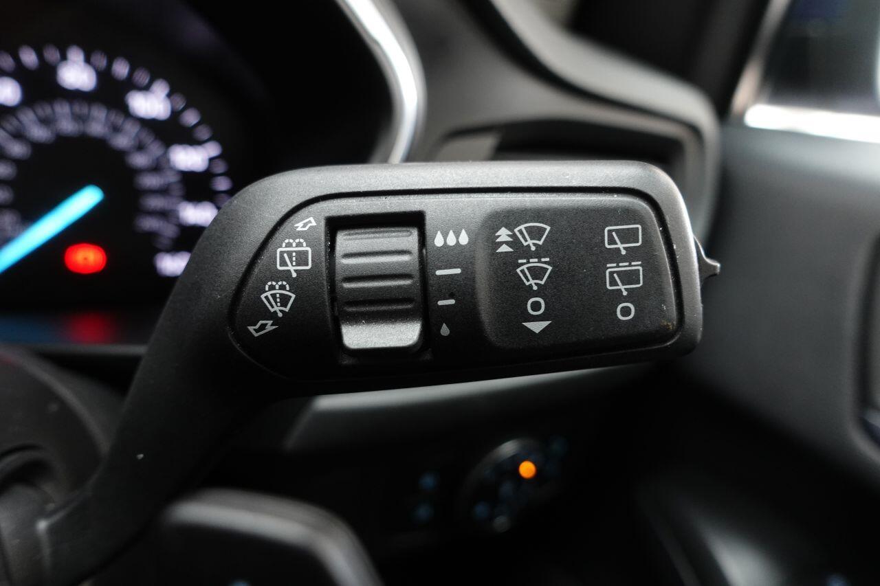 Ford Focus - Image 39