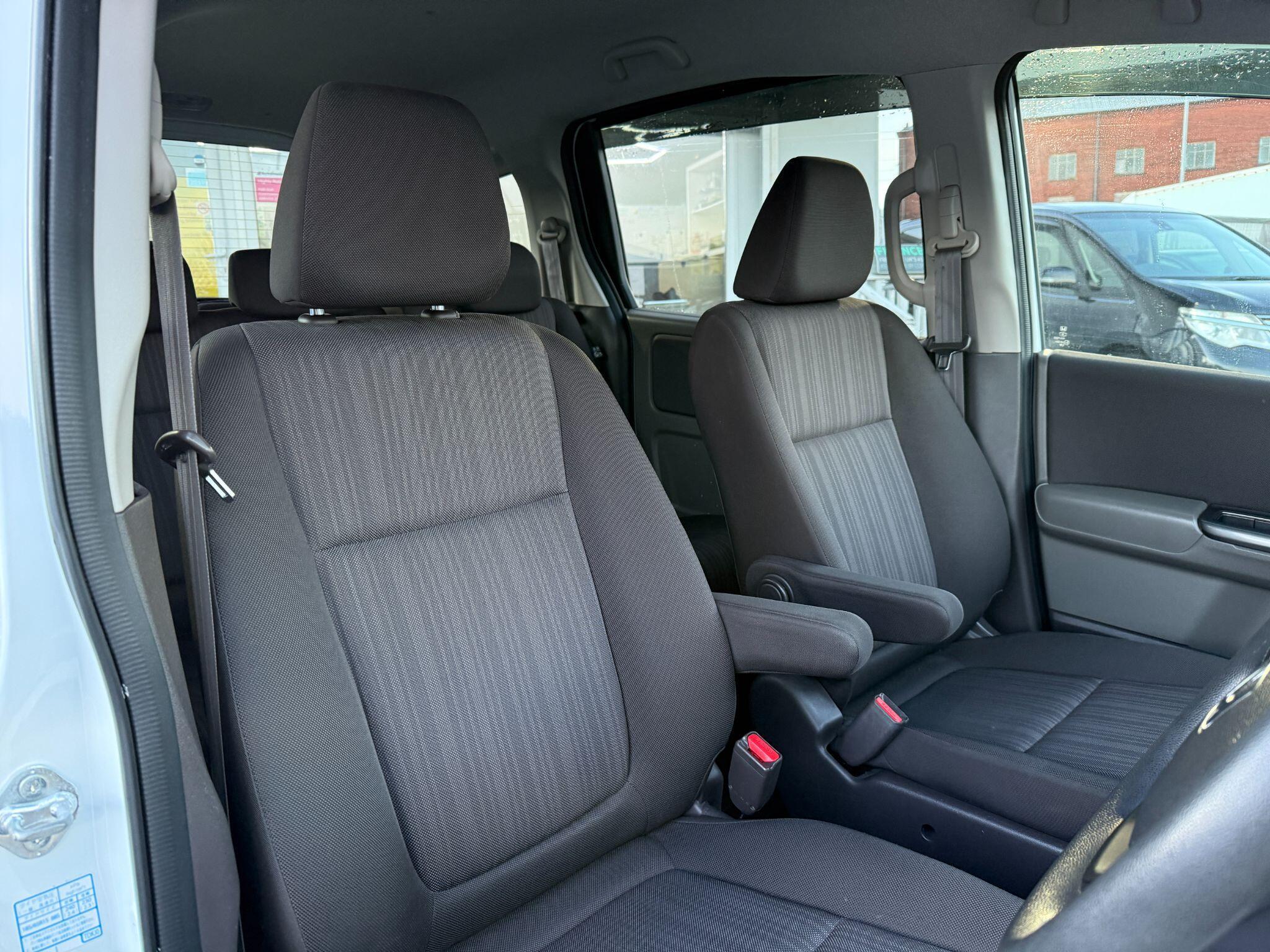 Honda Freed - Image 30