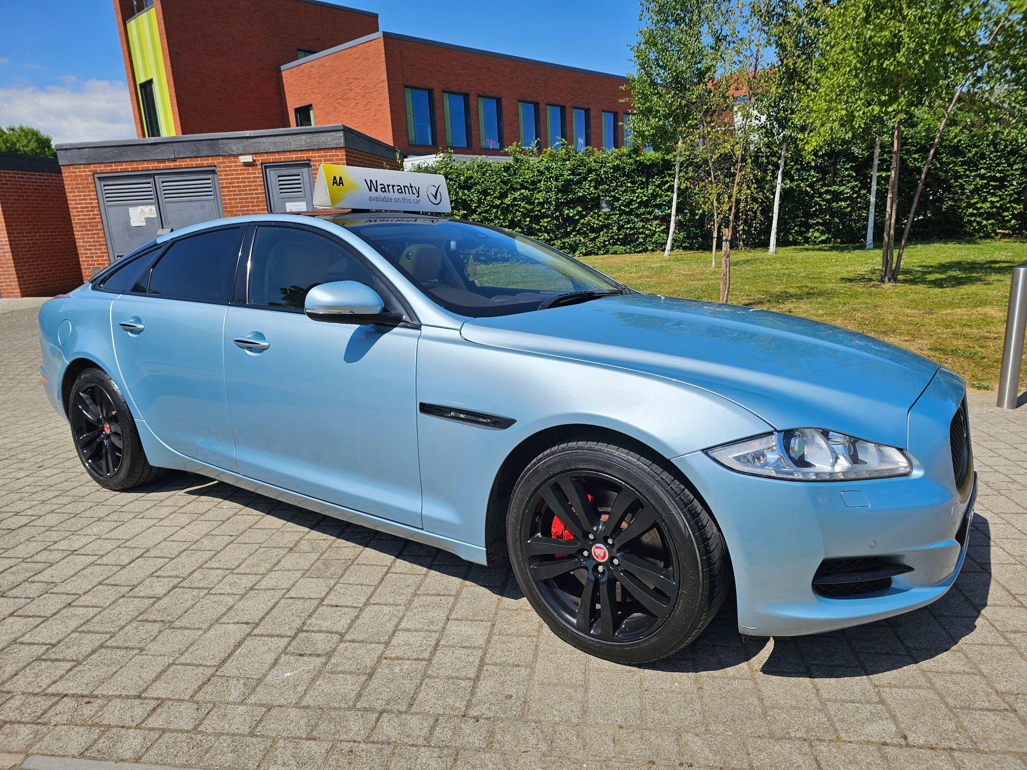 Jaguar XJ - Image 11