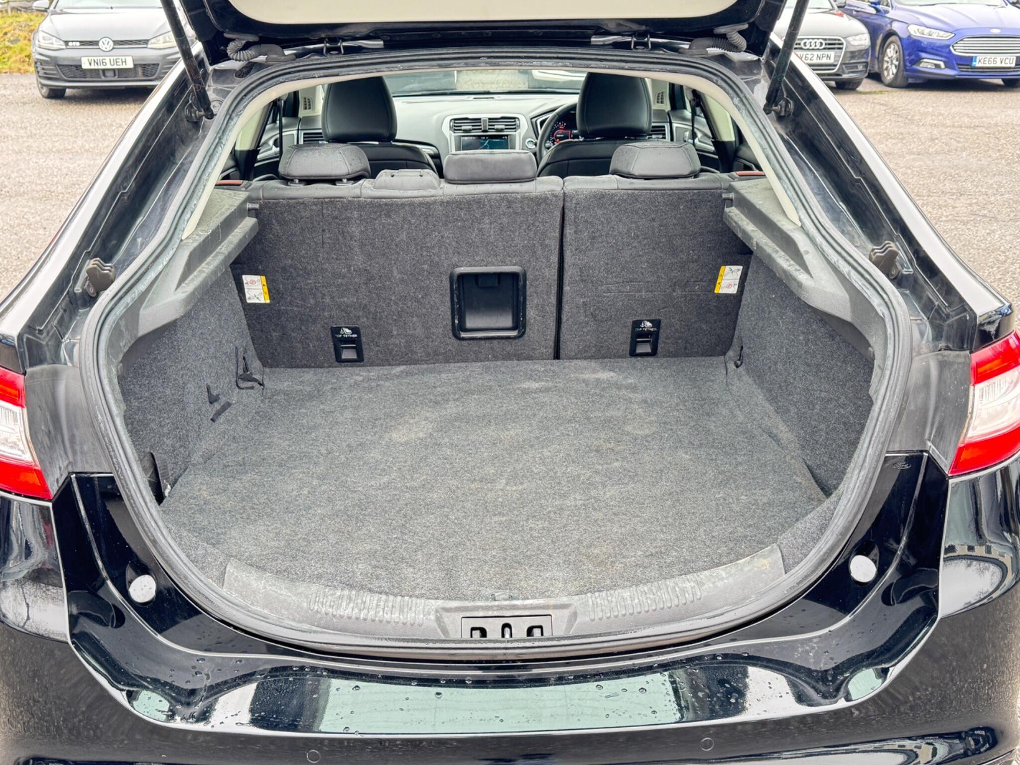 Ford Mondeo - Image 31