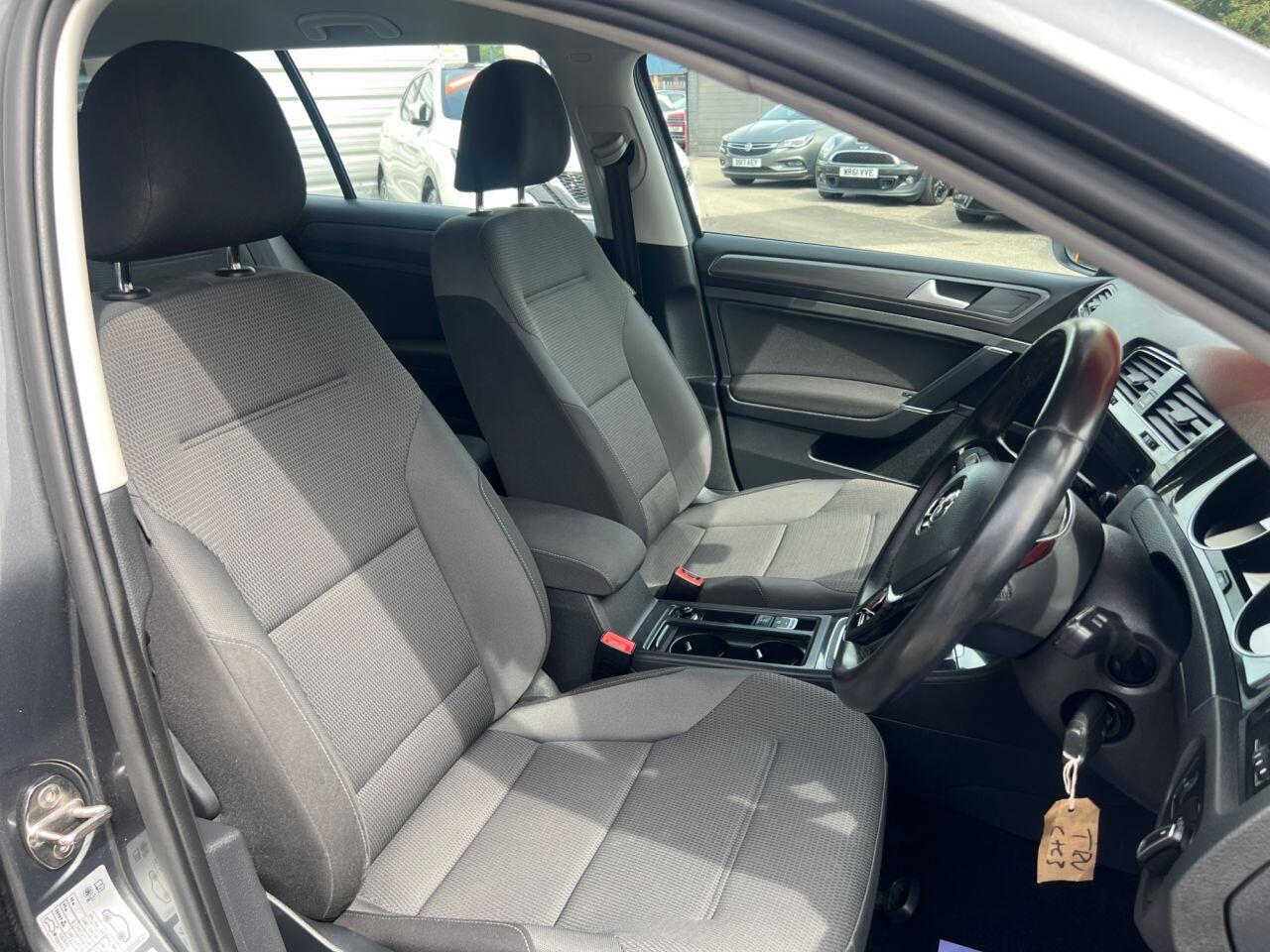 Volkswagen Golf - Image 16