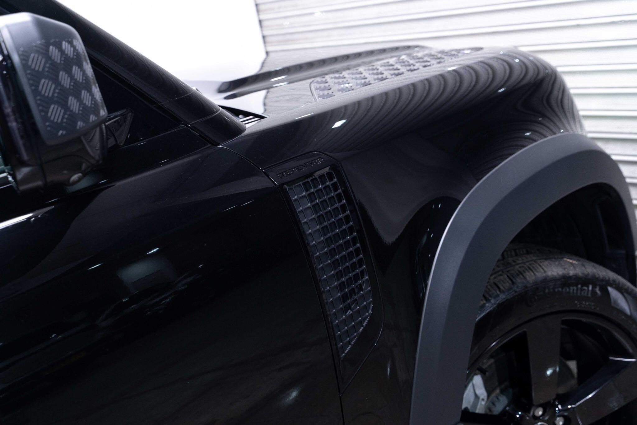 Land Rover Defender 110 - Image 46