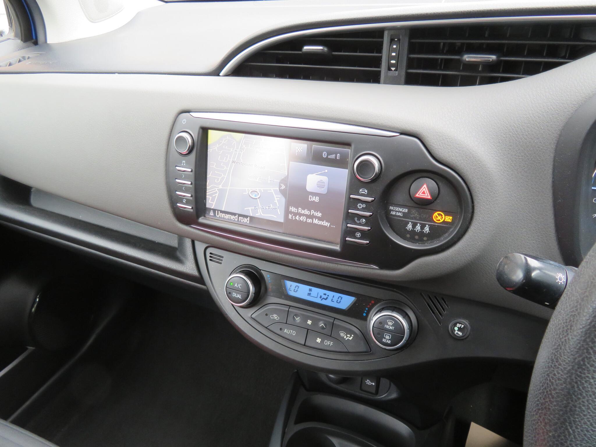 Toyota Yaris - Image 17