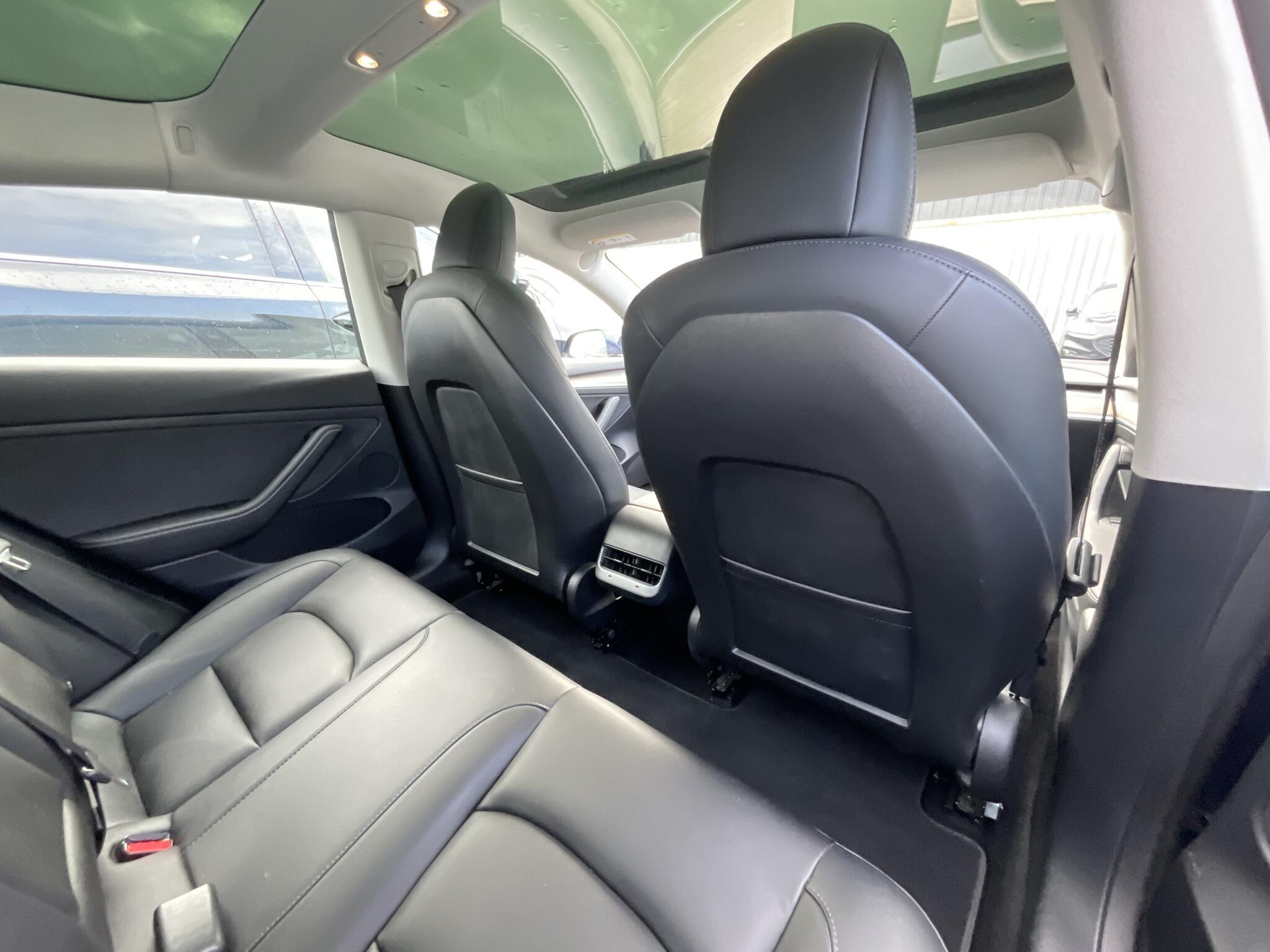 Tesla Model 3 - Image 8