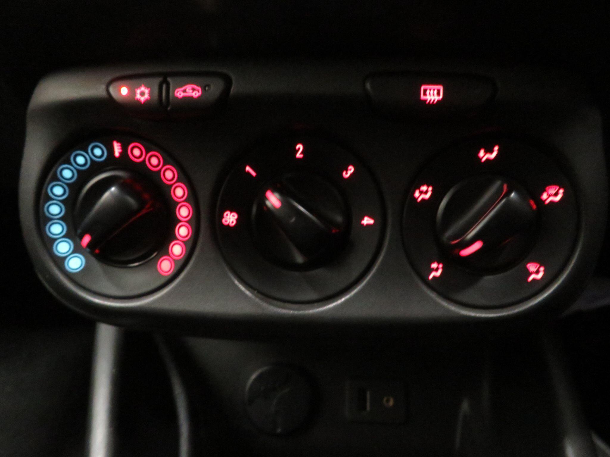 Vauxhall Corsa - Image 20