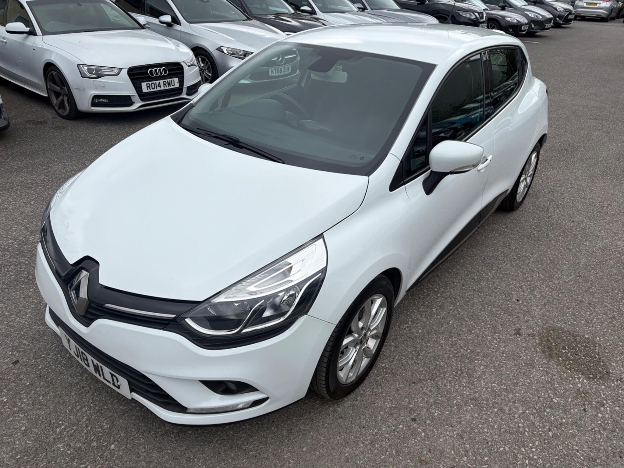 Renault Clio - Image 4