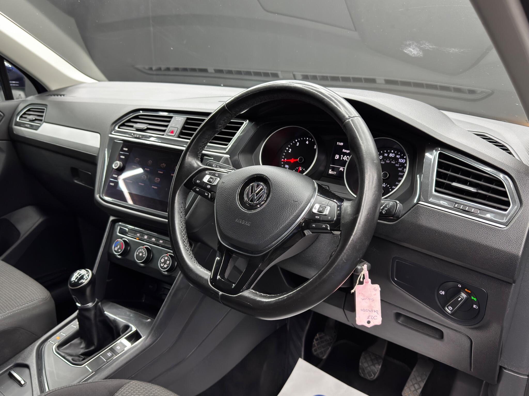Volkswagen Tiguan - Image 9