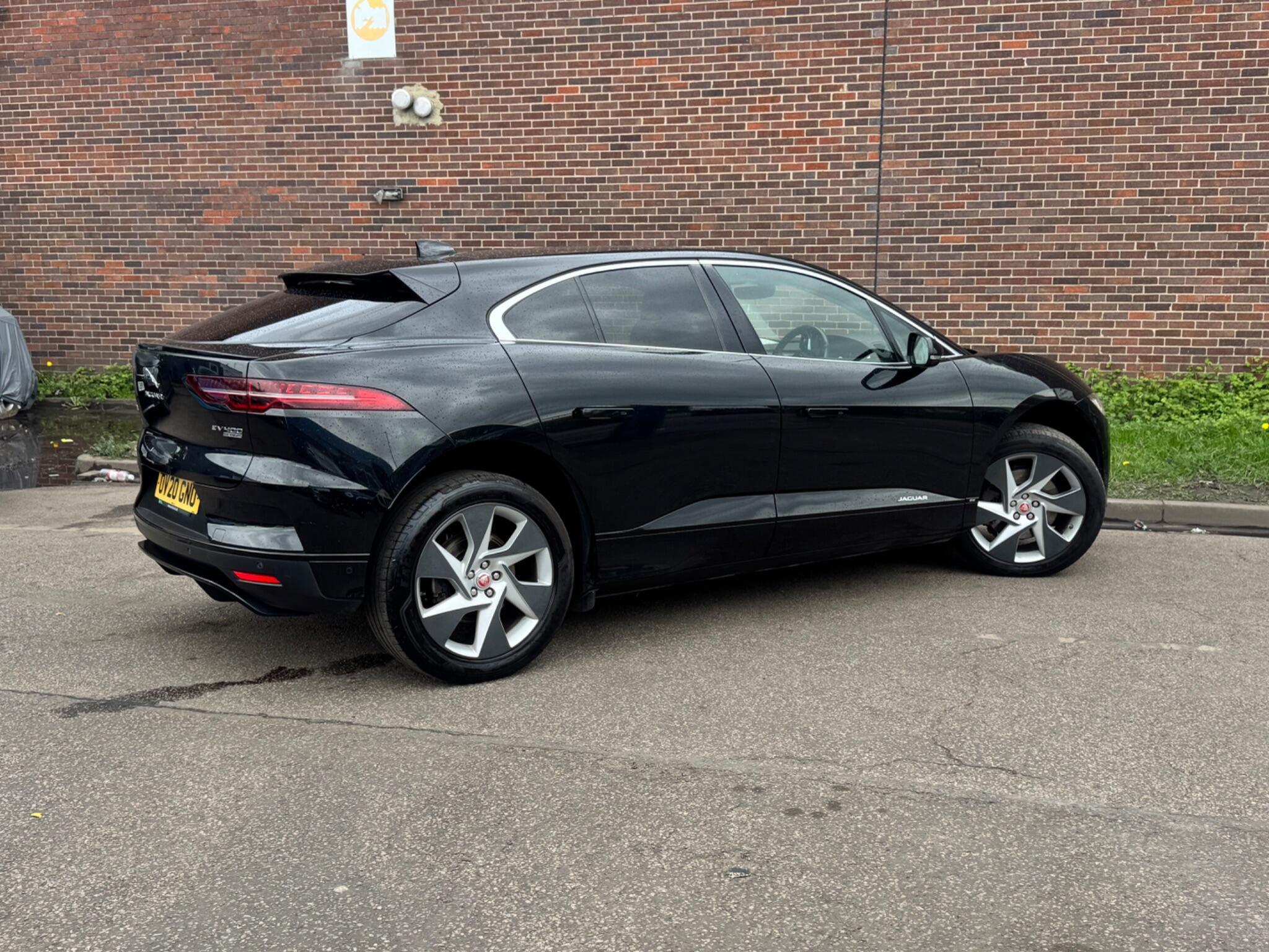 Jaguar I-Pace - Image 18