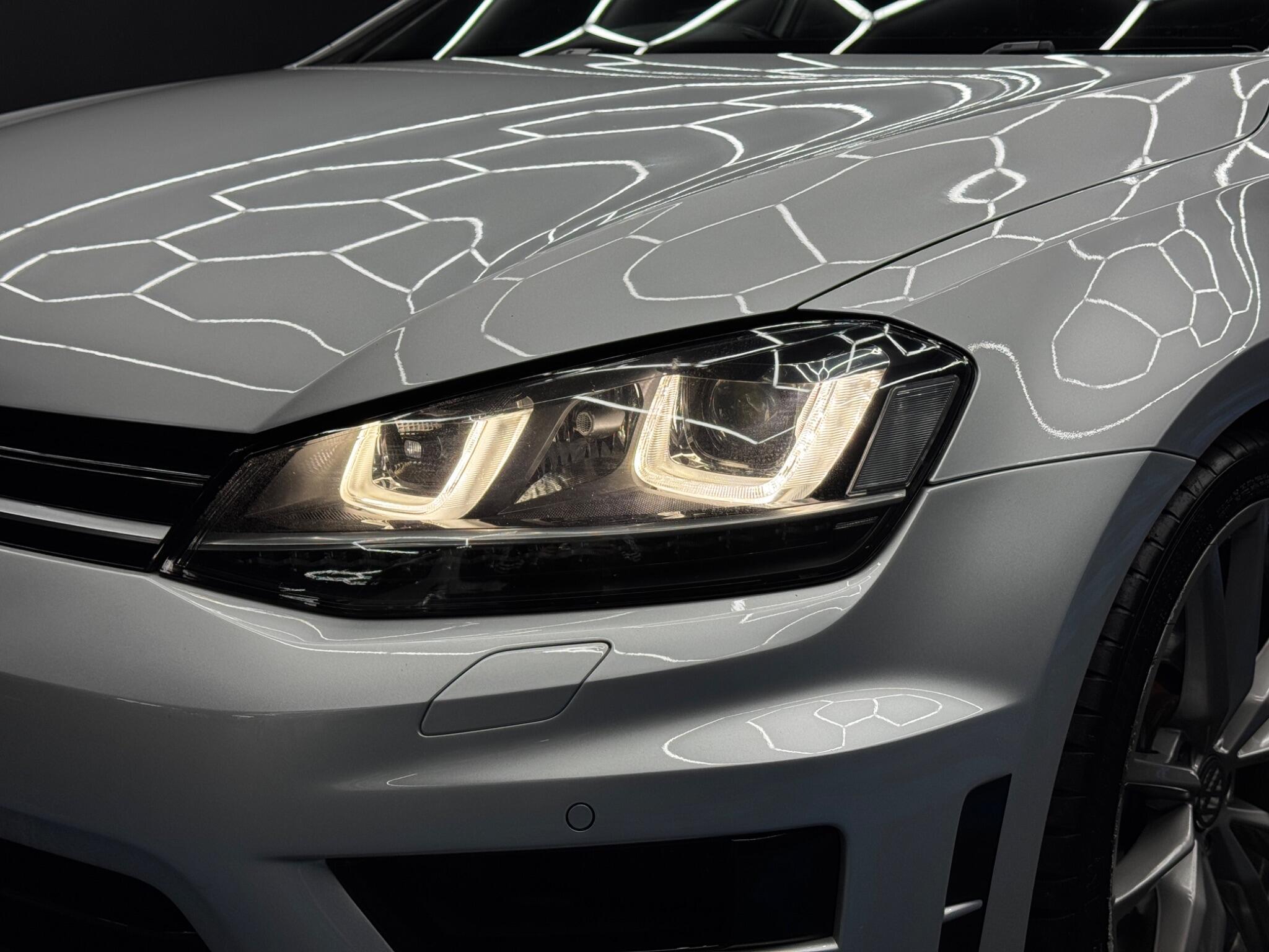 Volkswagen Golf - Image 48