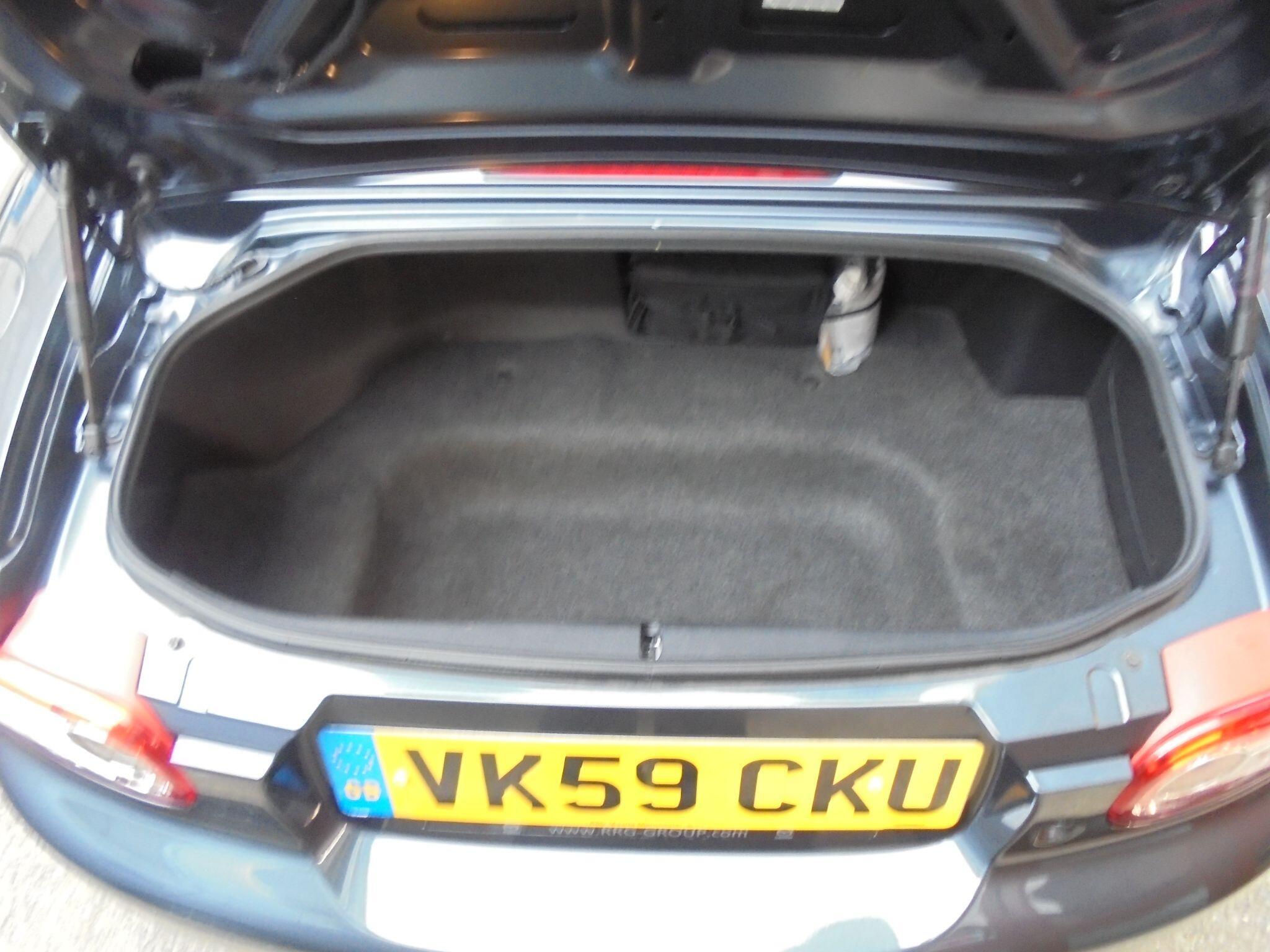 Mazda MX-5 - Image 18