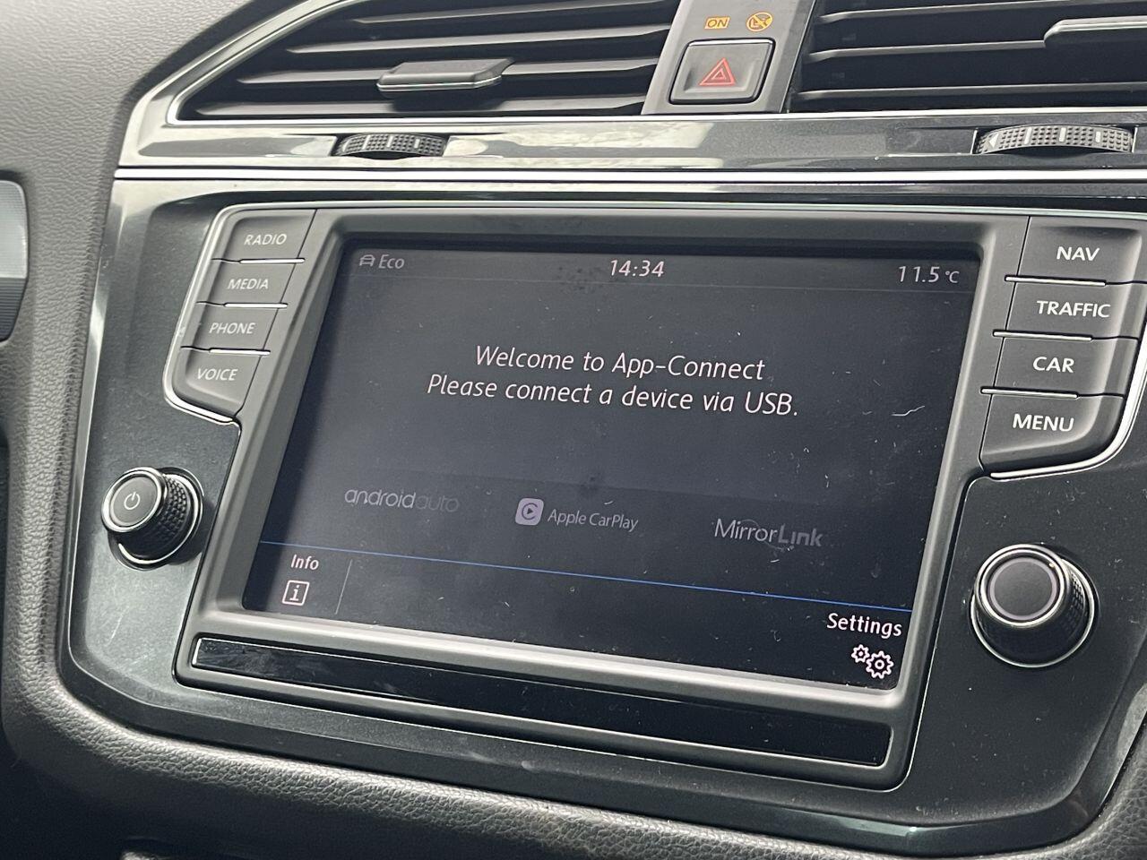 Volkswagen Tiguan - Image 34