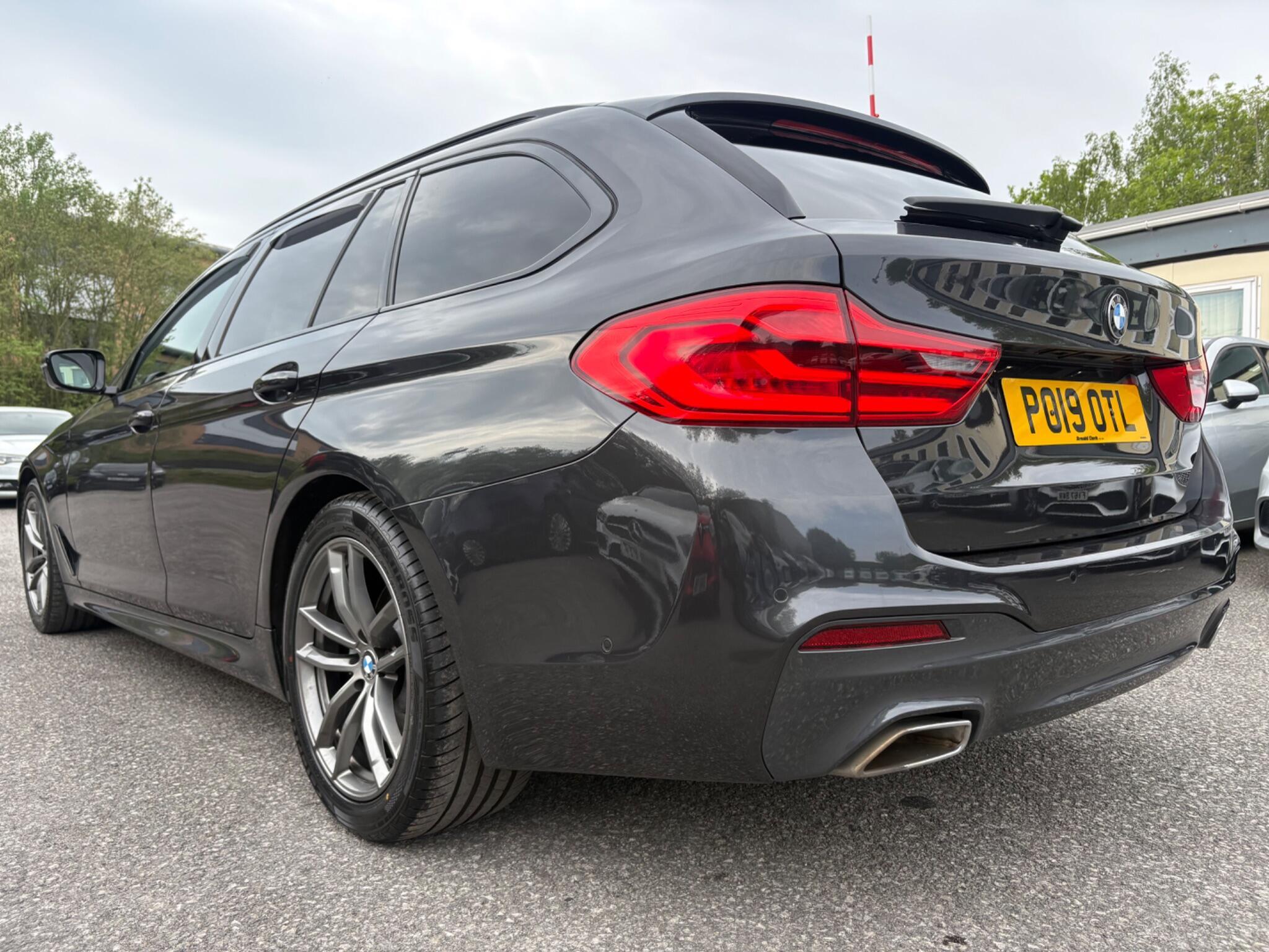 BMW 5 Series - Image 14