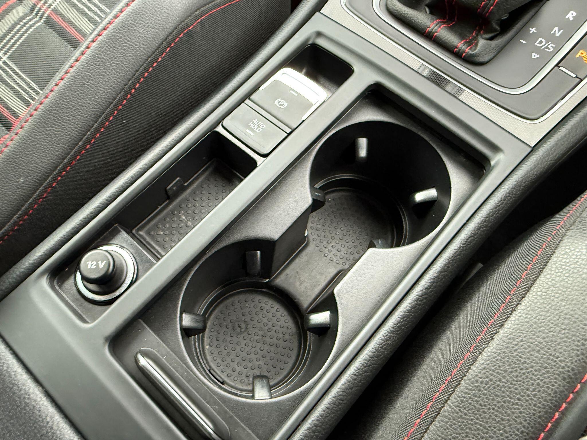 Volkswagen Golf - Image 61